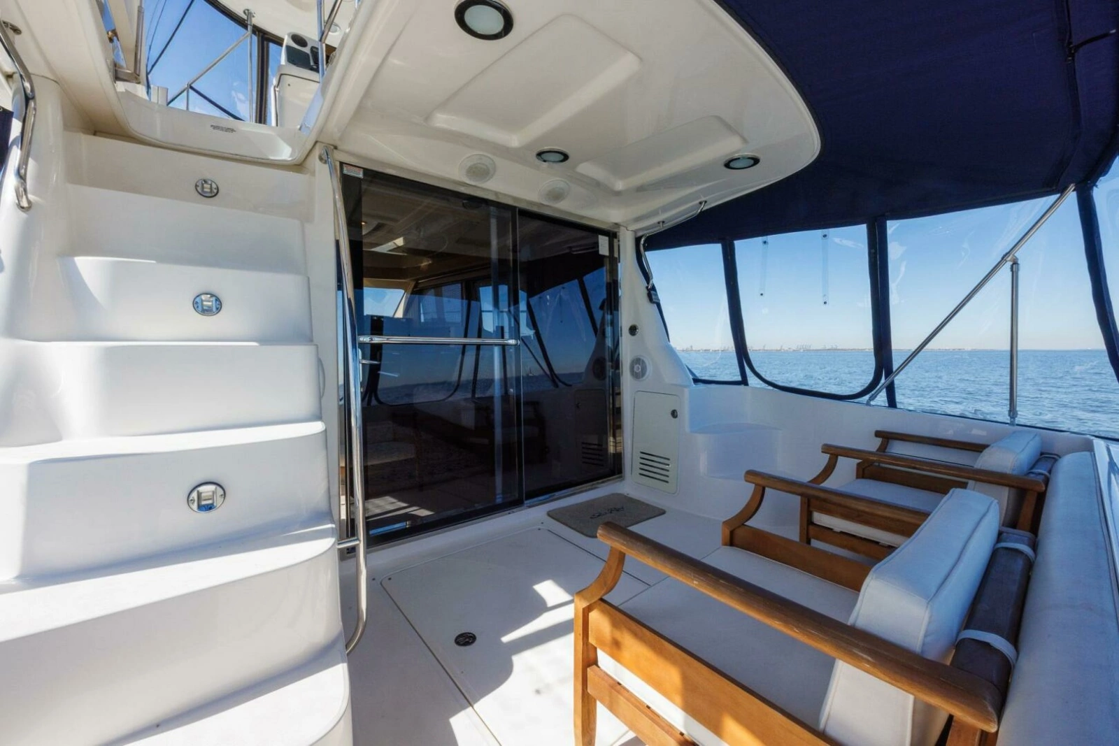 2006 Sea Ray 52 Sedan Bridge photo 4