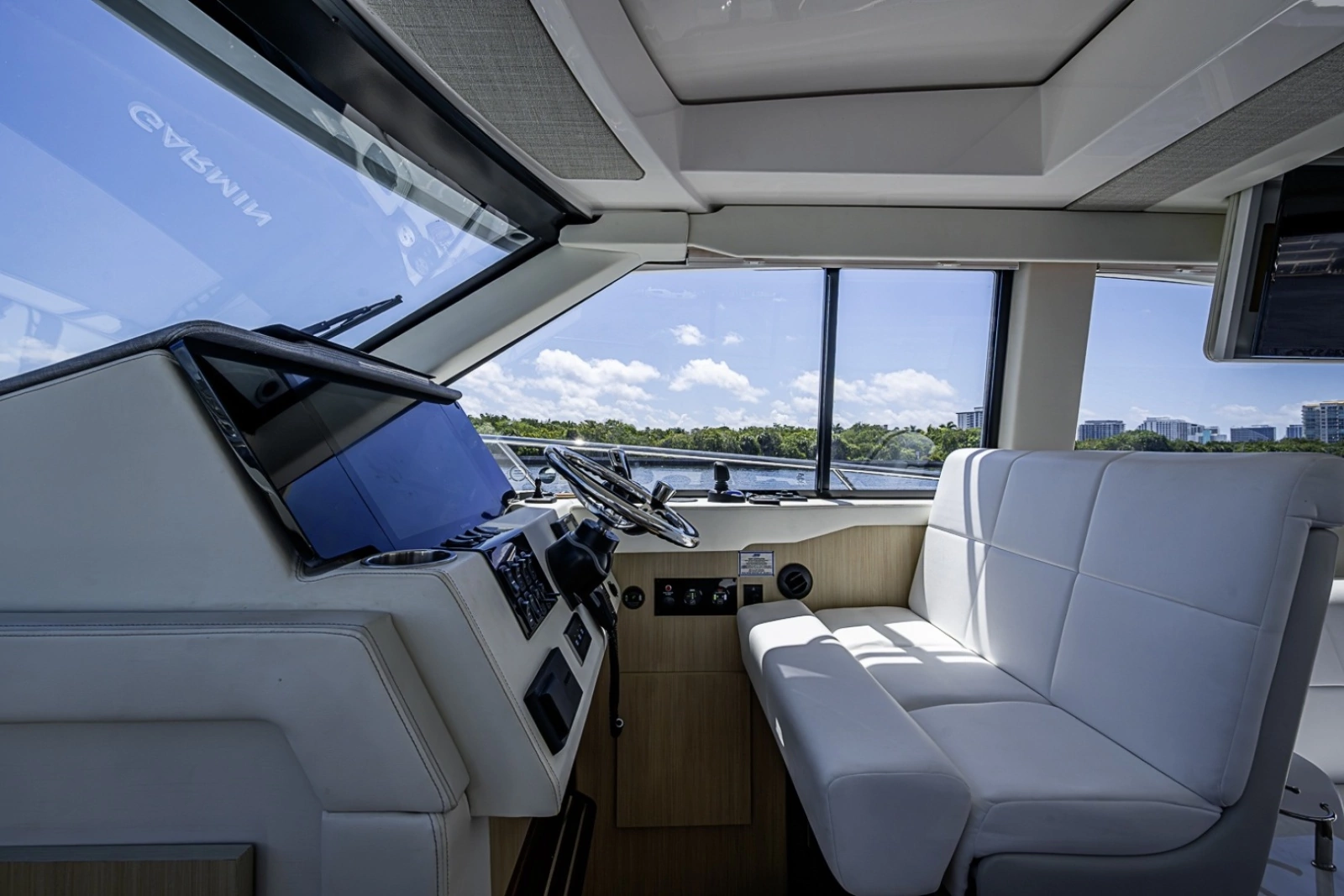 2025 Regal 38 XO