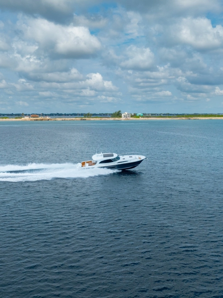 Eclipse 50 - STINGRAY GRAY - Exterior Profile