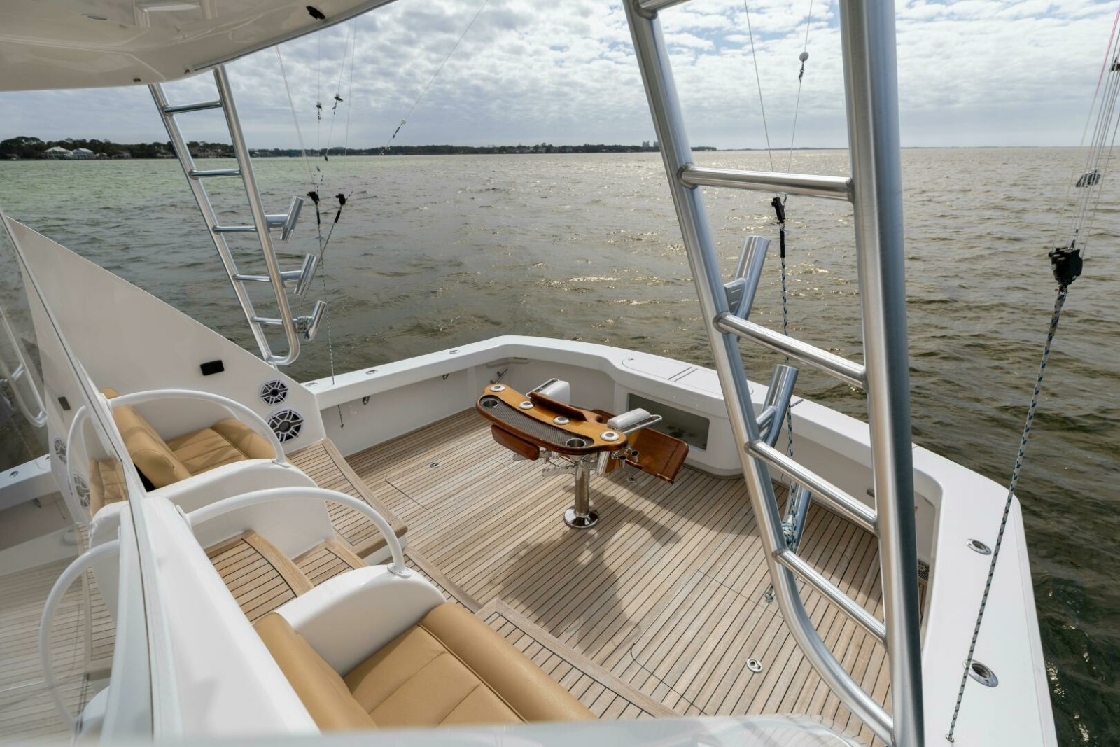 52' 2015 Viking 52 Sport Tower