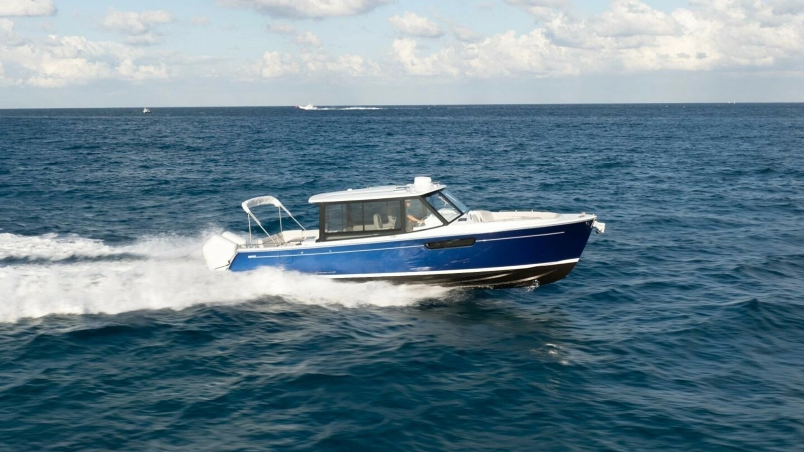 MJM 38RS Profile
