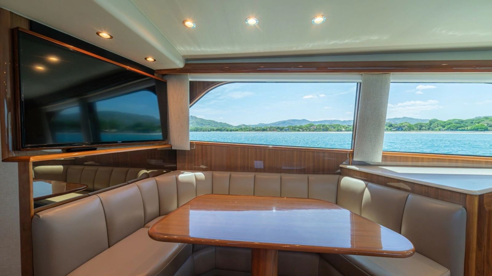 Spacious Salon Dinette Area