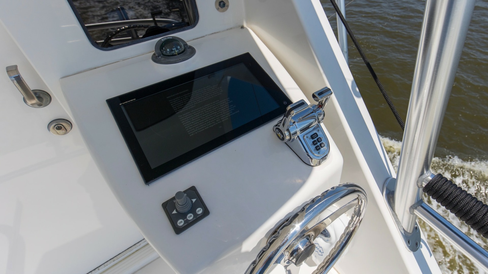 2007 64 Viking Enclosed Bridge Reel Blues Bridge Mezzanine Controls