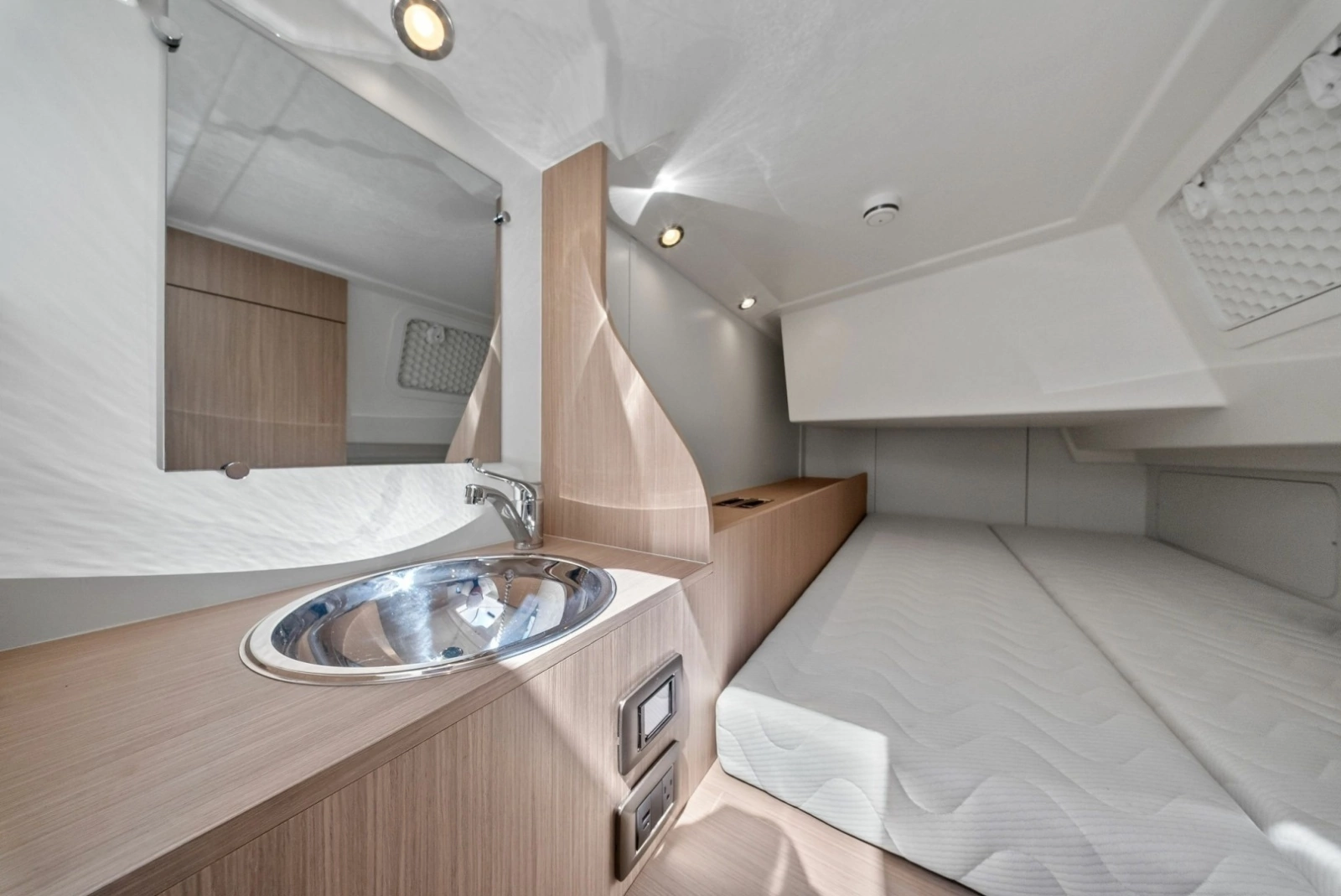 2026 F5.7 Prestige Yachts