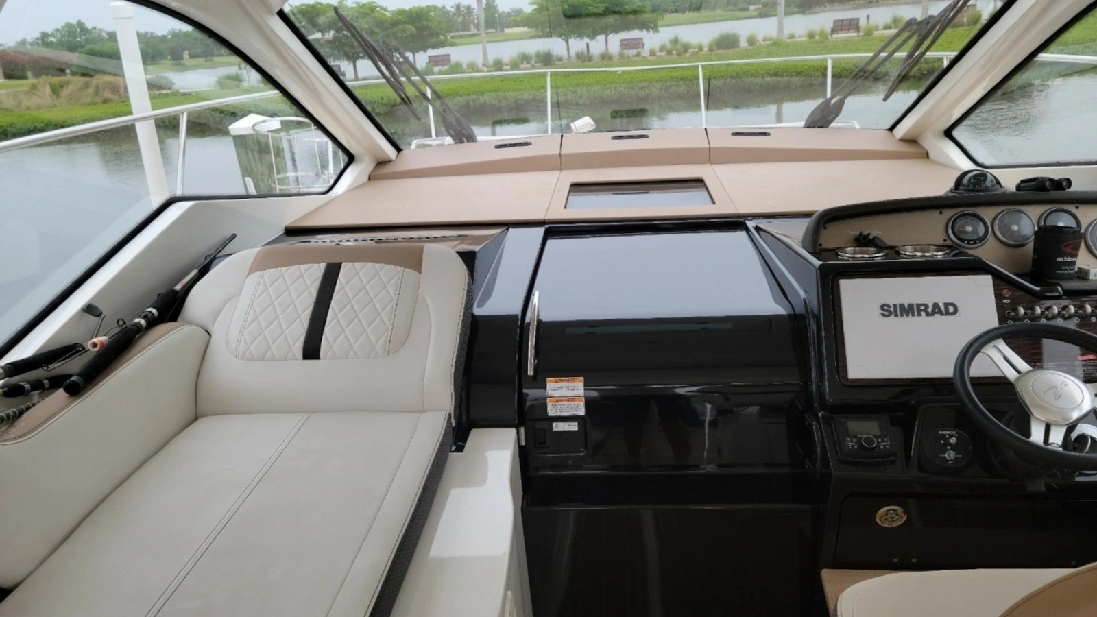 2018 35 Sea Ray Sundancer 350 Kickin Tides Cockpit