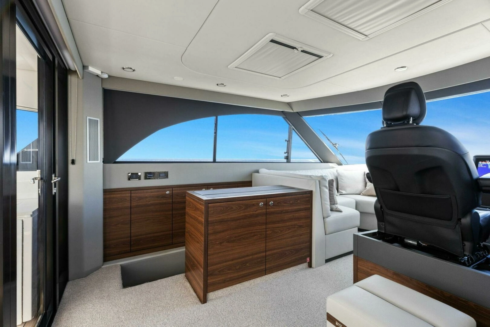2025 Maritimo M600 