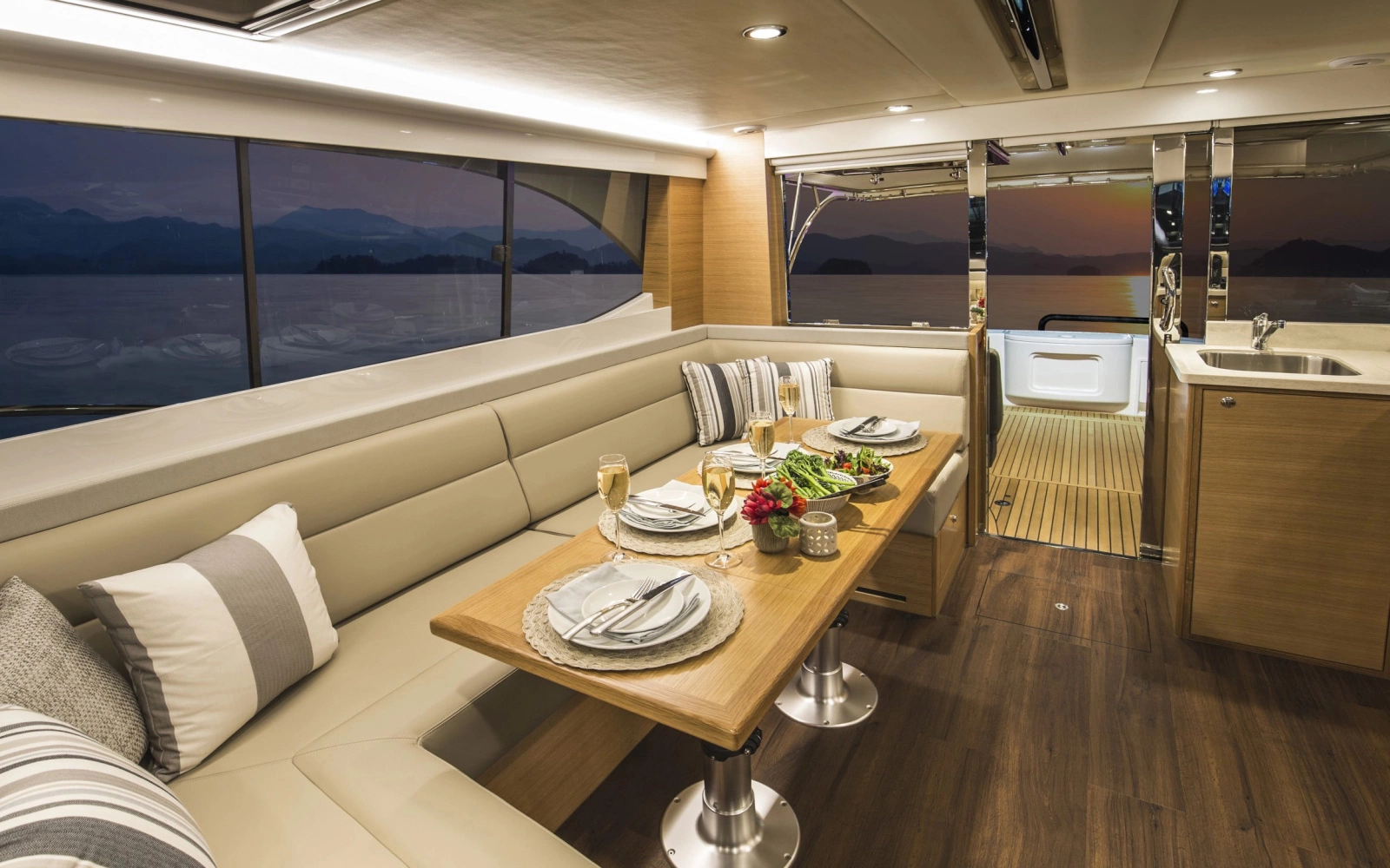 445 SUV 44ft Riviera Yacht For Sale