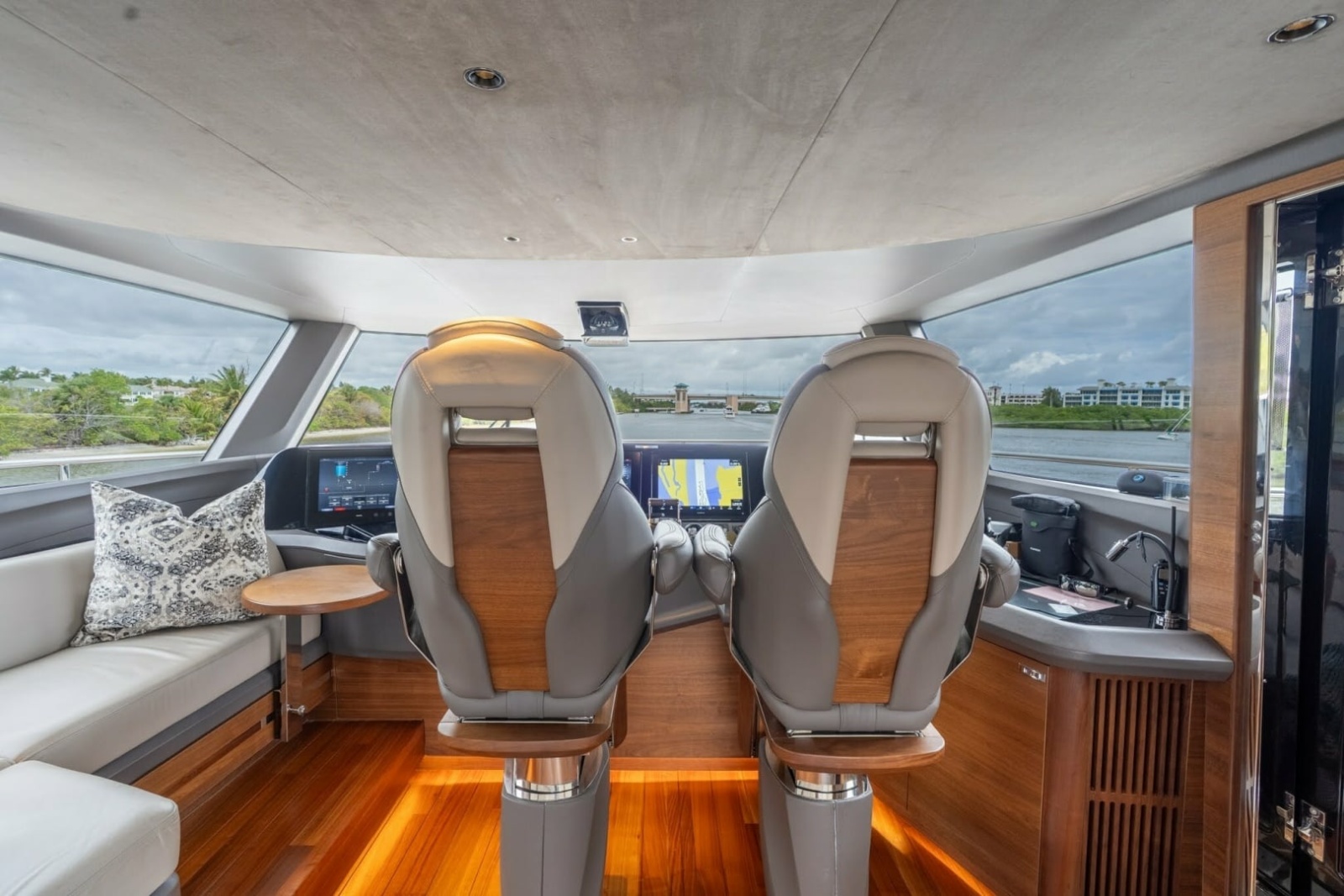 Princess 80 LANIKAI -  Pilothouse