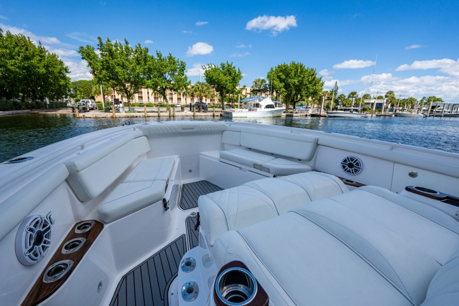 2020 Everglades 395 Center Console