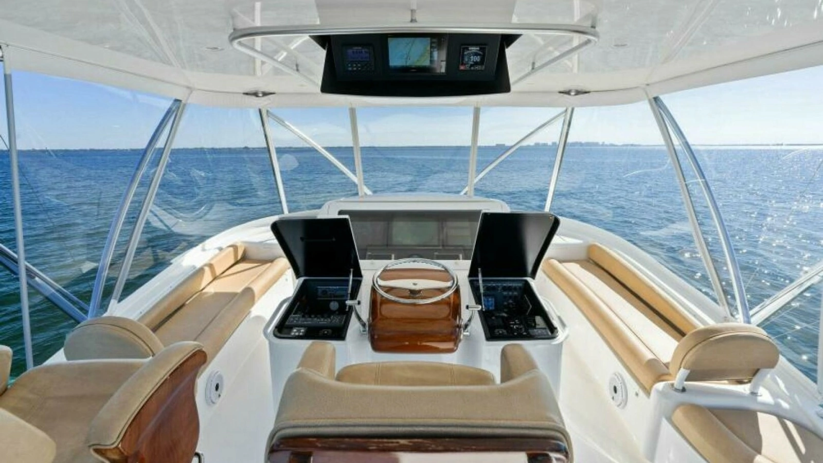 Flybridge Helm Station with Panoramic Views