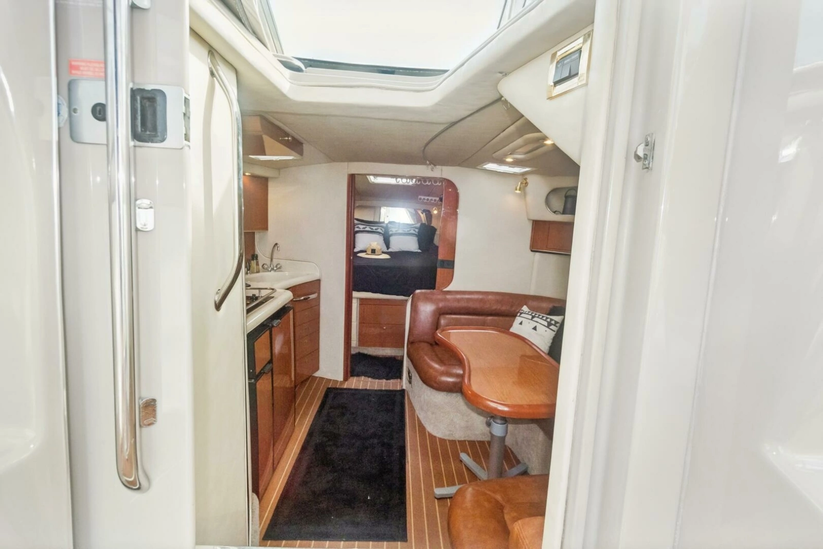 2000 Sea Ray 370 Express Cruiser