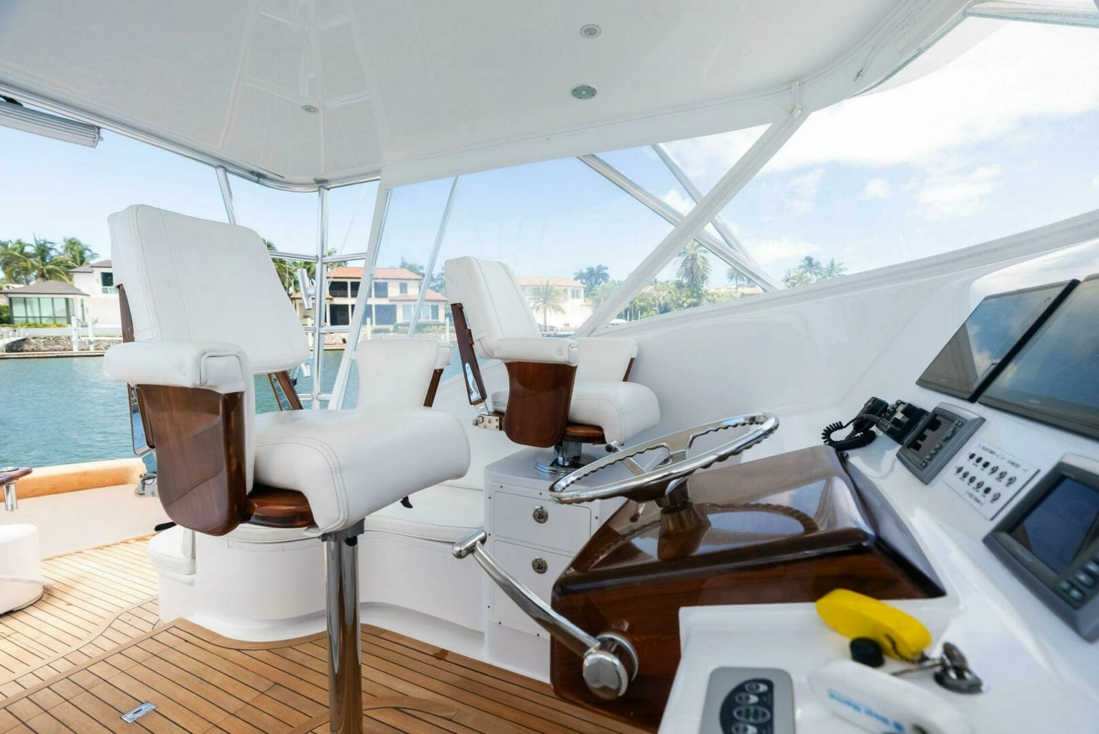 2018 Custom Carolina 35 Express photo 27
