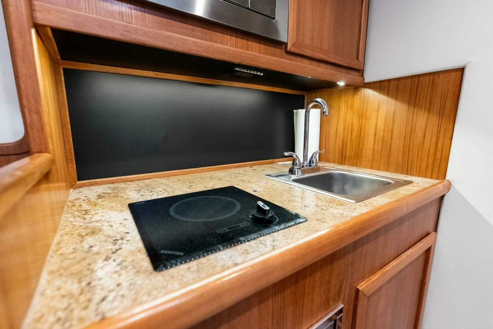 2018 Custom Carolina 35 Express photo 31