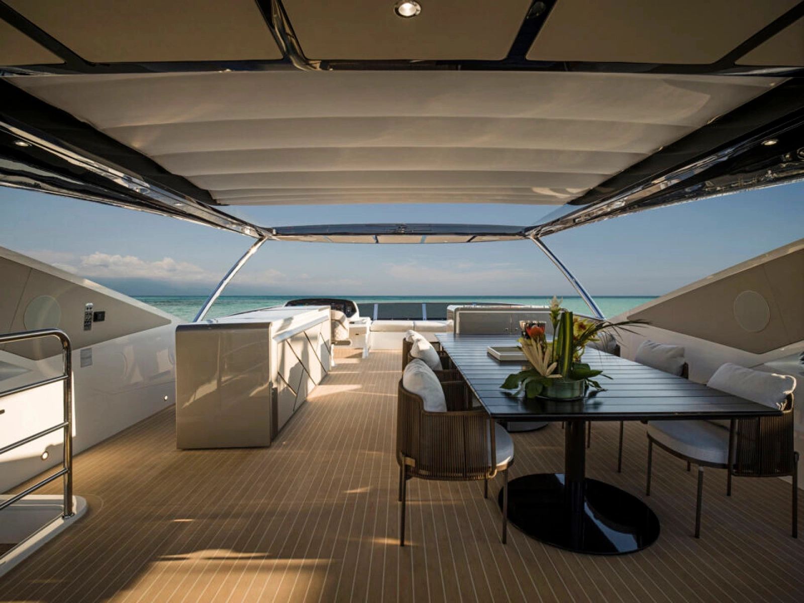 90 OCEAN 90ft Sunseeker Yacht For Sale