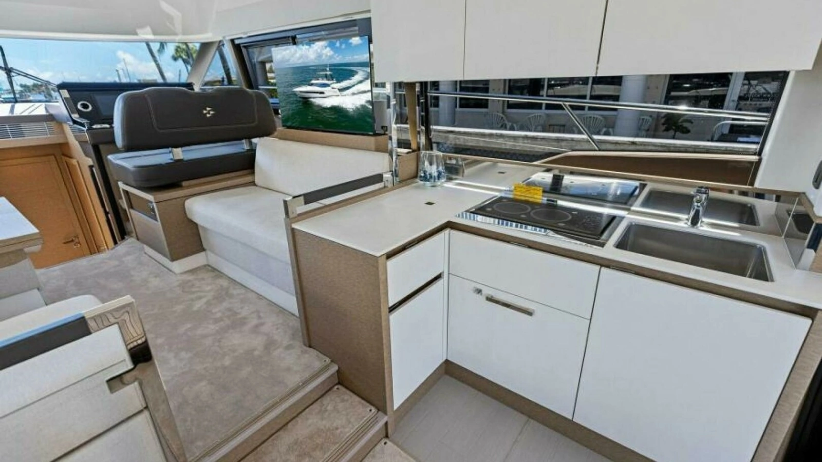 2025 Prestige 460 Flybridge - Sistership
