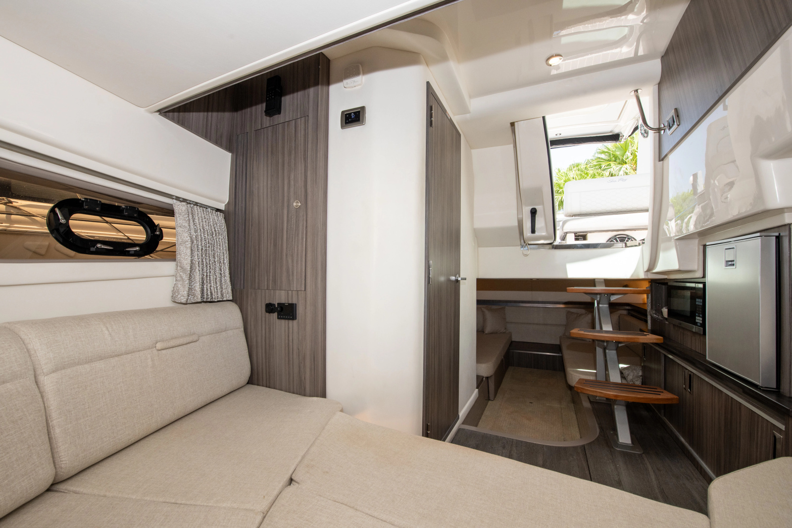 2022 Sea Ray Sundancer 320 OB
