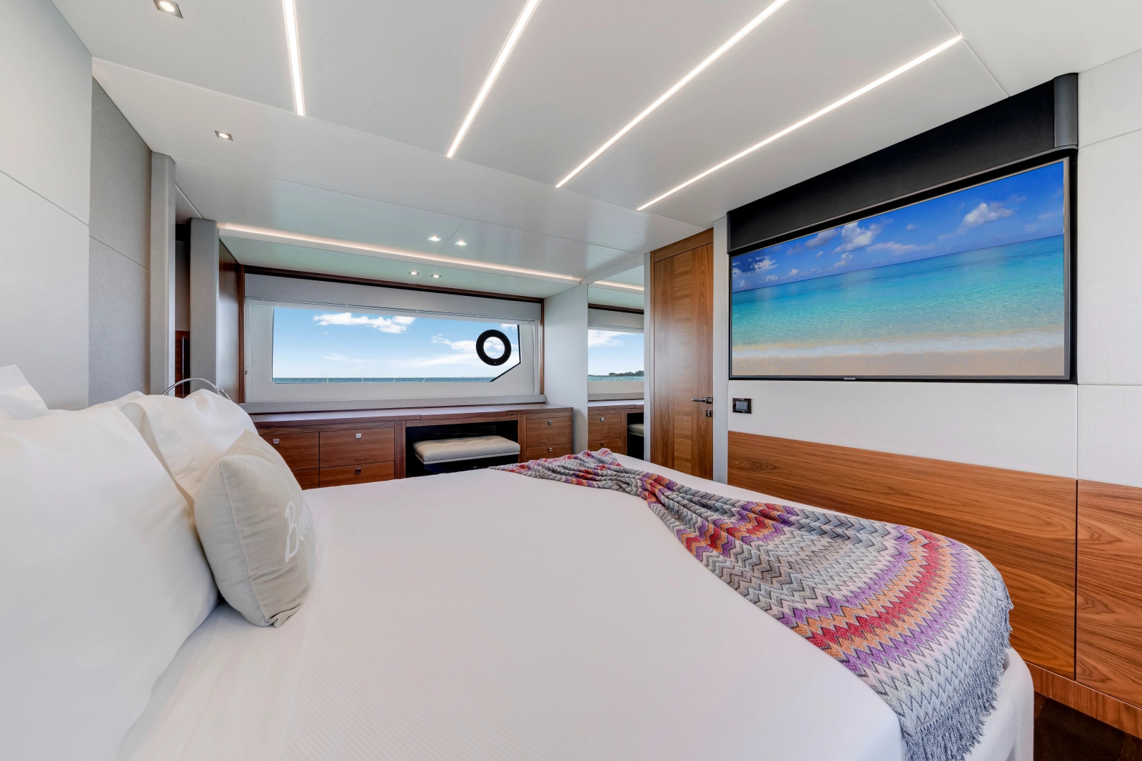 2020 Sunseeker 76 Yacht