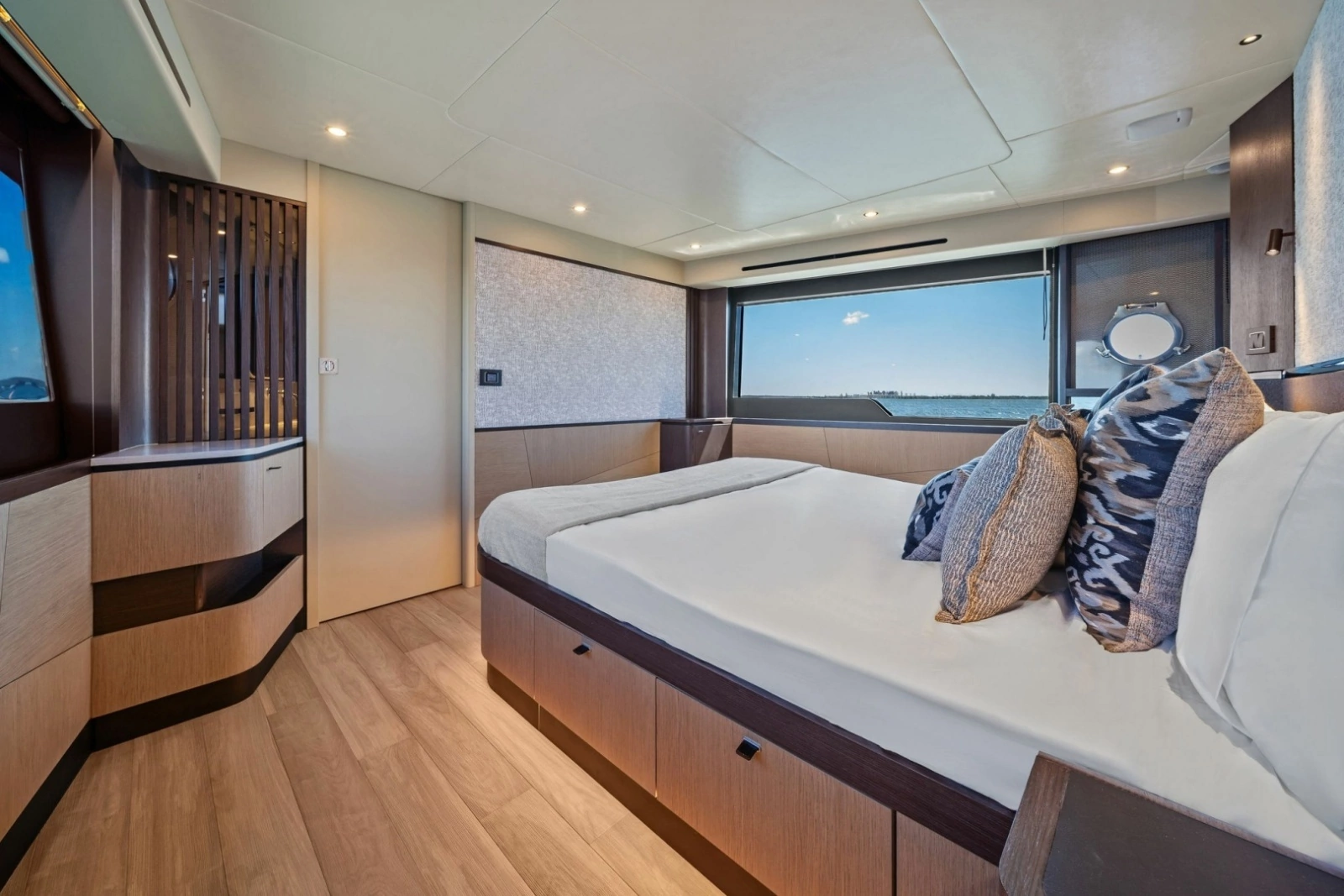 New 2027 56 Absolute Fly 56ft Absolute Yacht For Sale