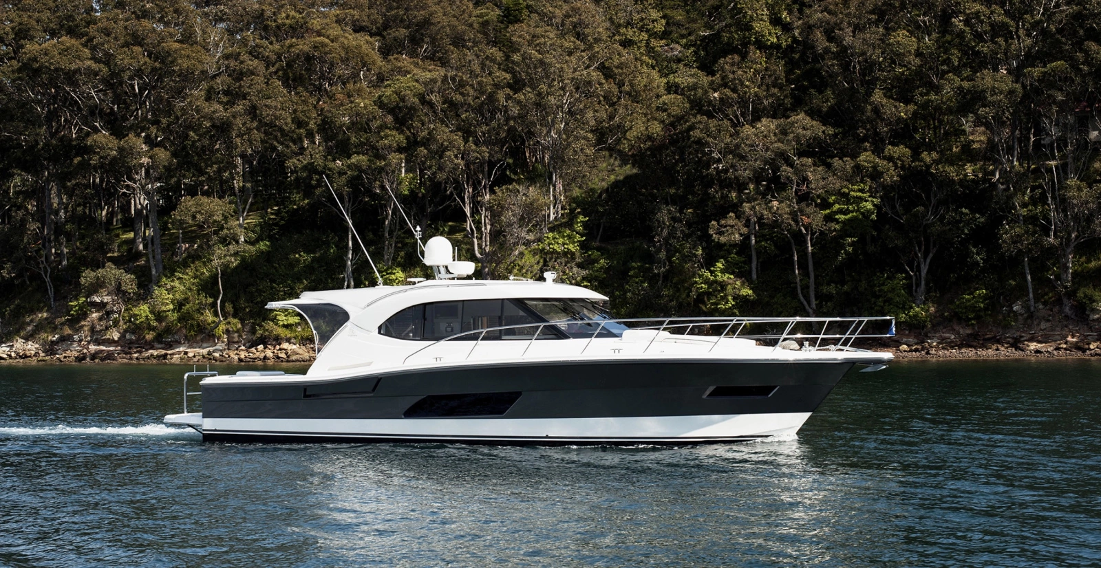 445 SUV 44ft Riviera Yacht For Sale