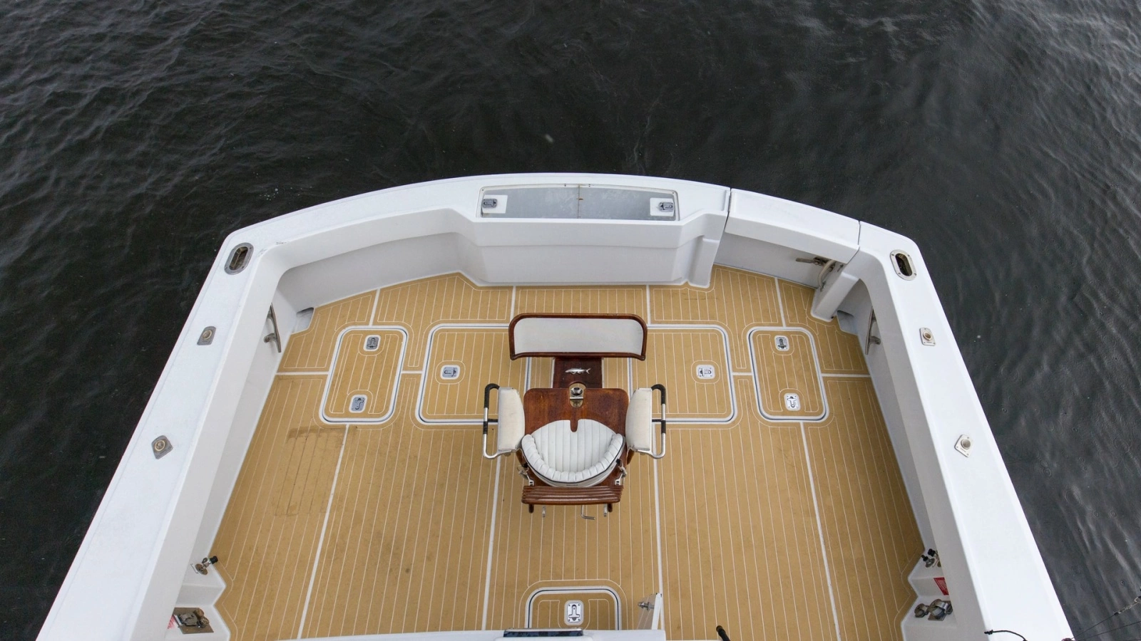 1999 Hatteras 60 Enclosed Bridge Better Days Rear Deck (2)