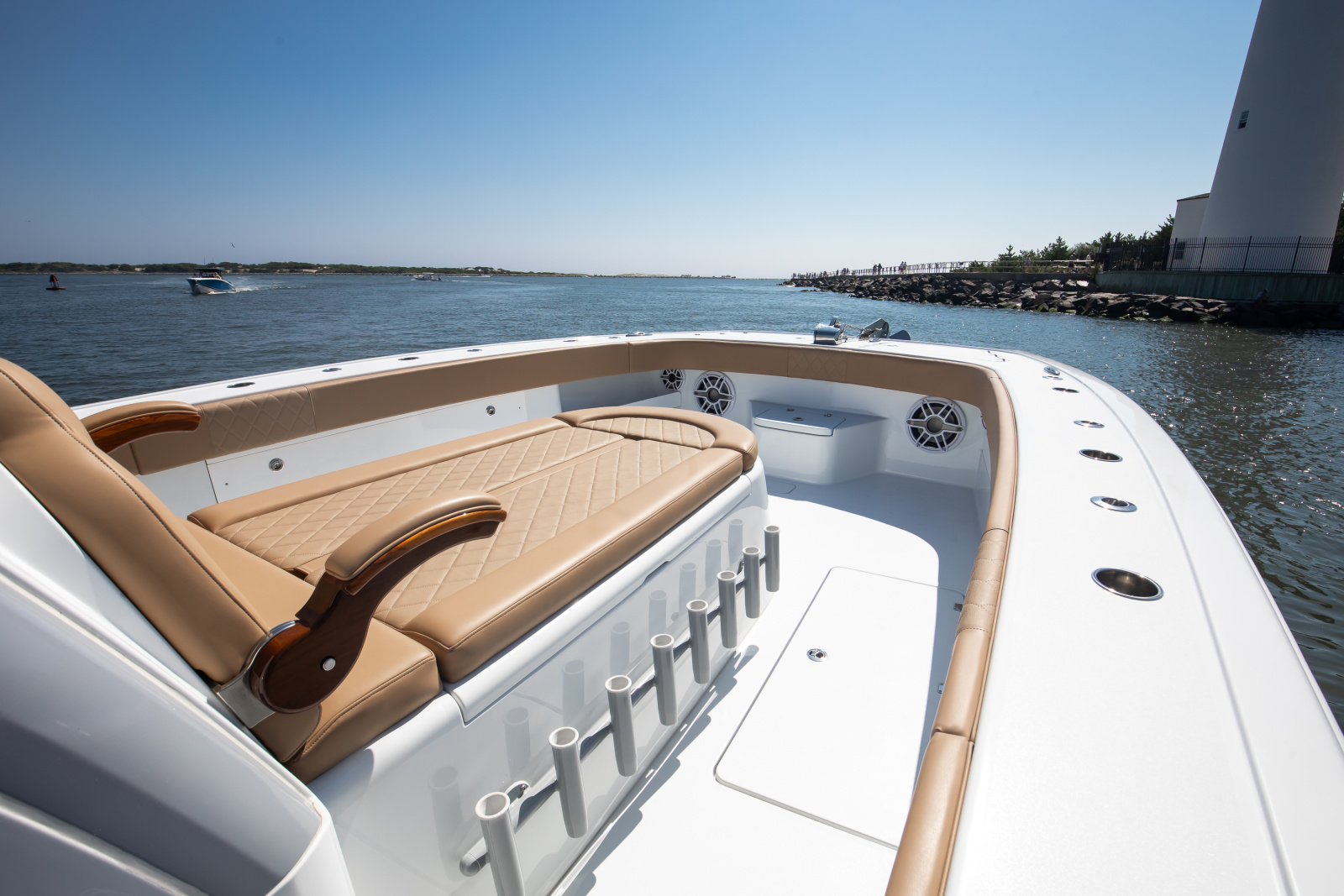2025 Freeman 43 Center Console