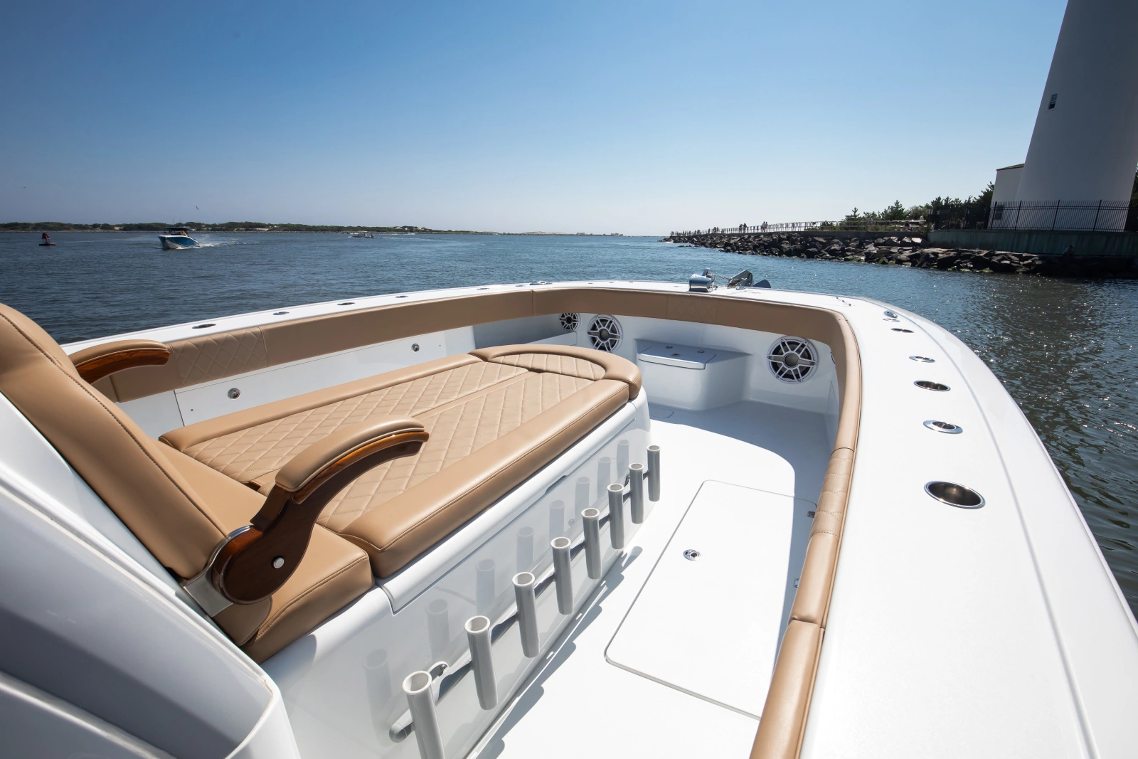 2025 Freeman 43 Center Console