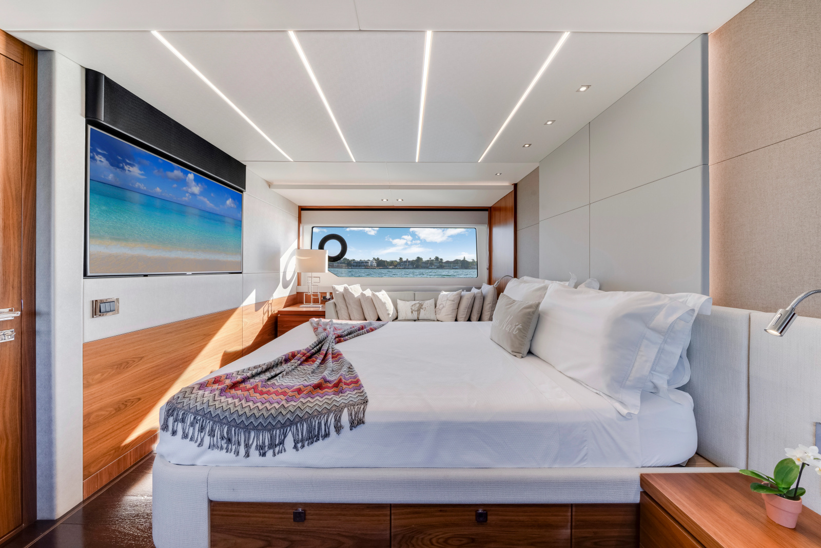 2020 Sunseeker 76 Yacht