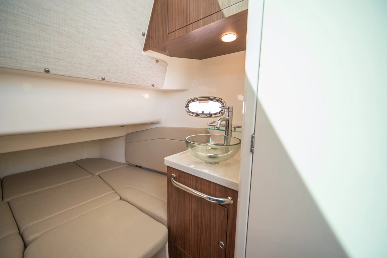 Boston Whaler 380 Outrage - Worth the Tiempo