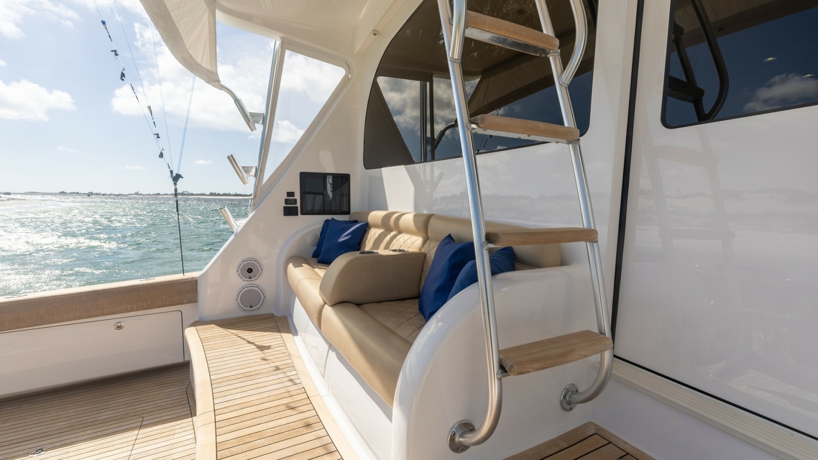 Aft Deck with Seating and Ladder