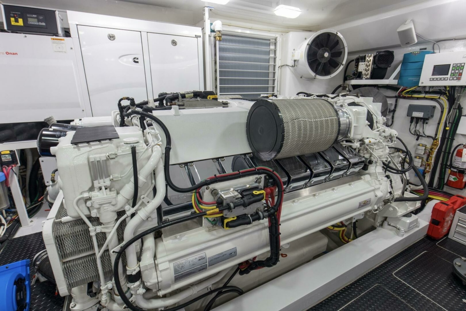 92' 2016 Viking 92 Enclosed Bridge