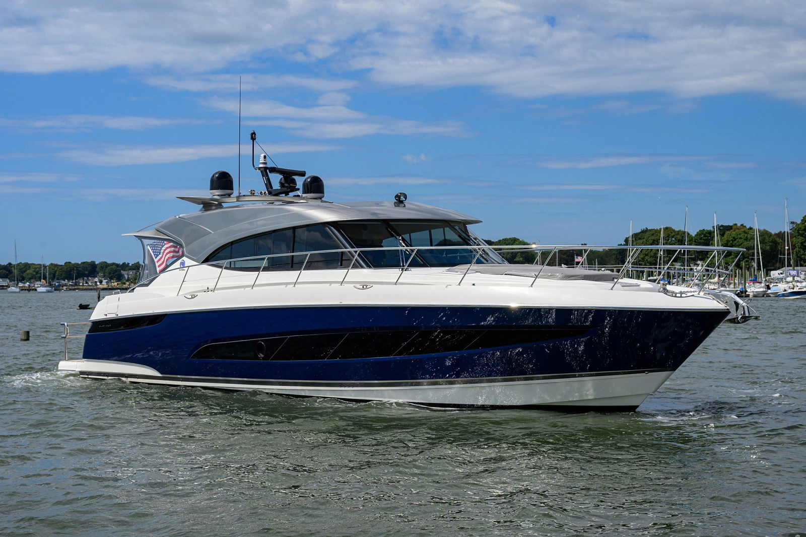 2023 Riviera 5400 Sport Yacht