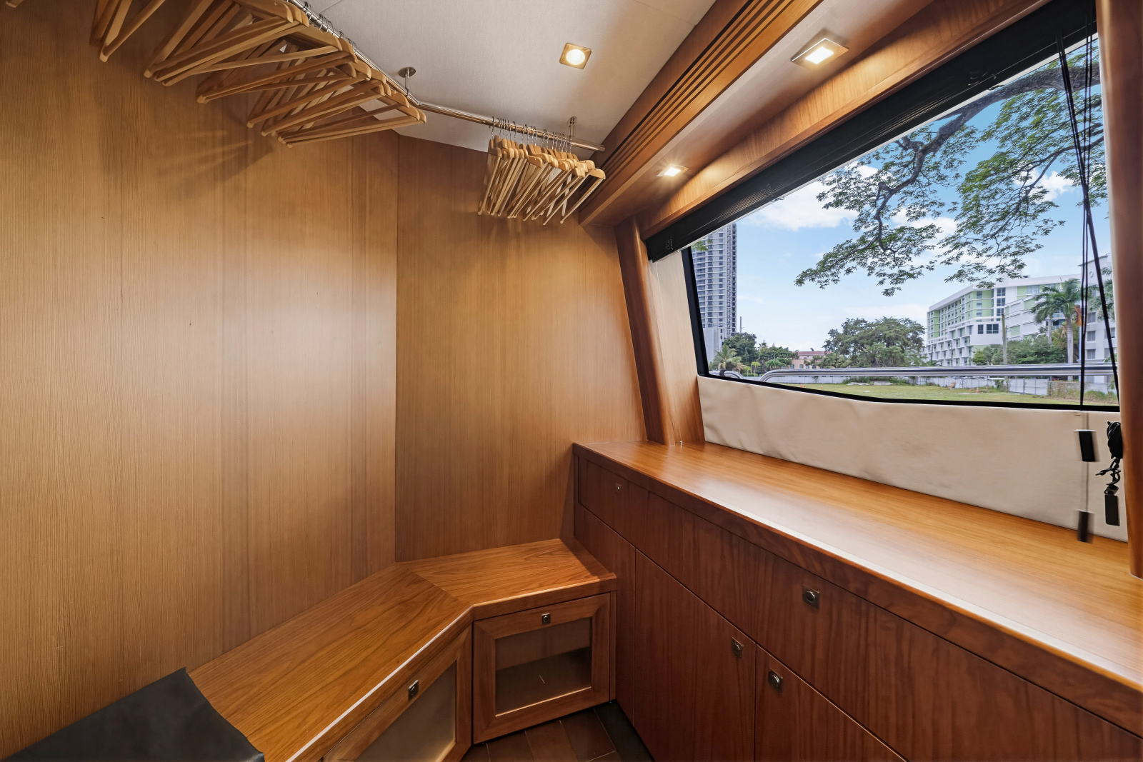 2010 Sunseeker 34 Metre Yacht