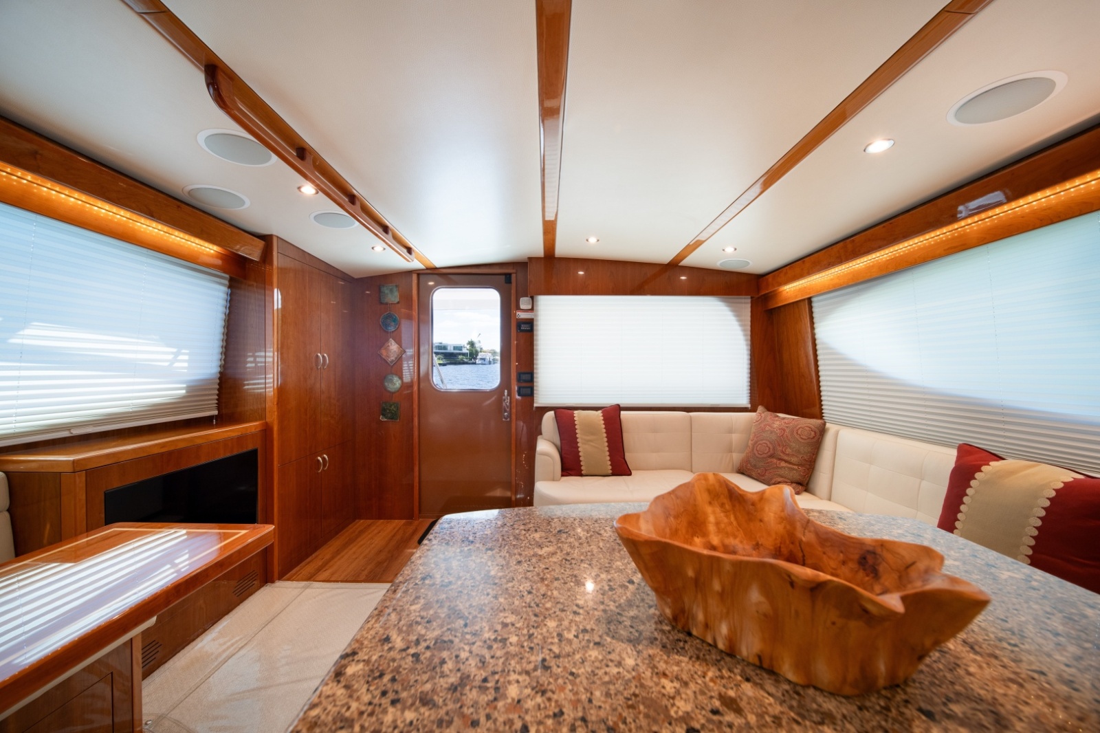 2017 Hatteras 54 GT