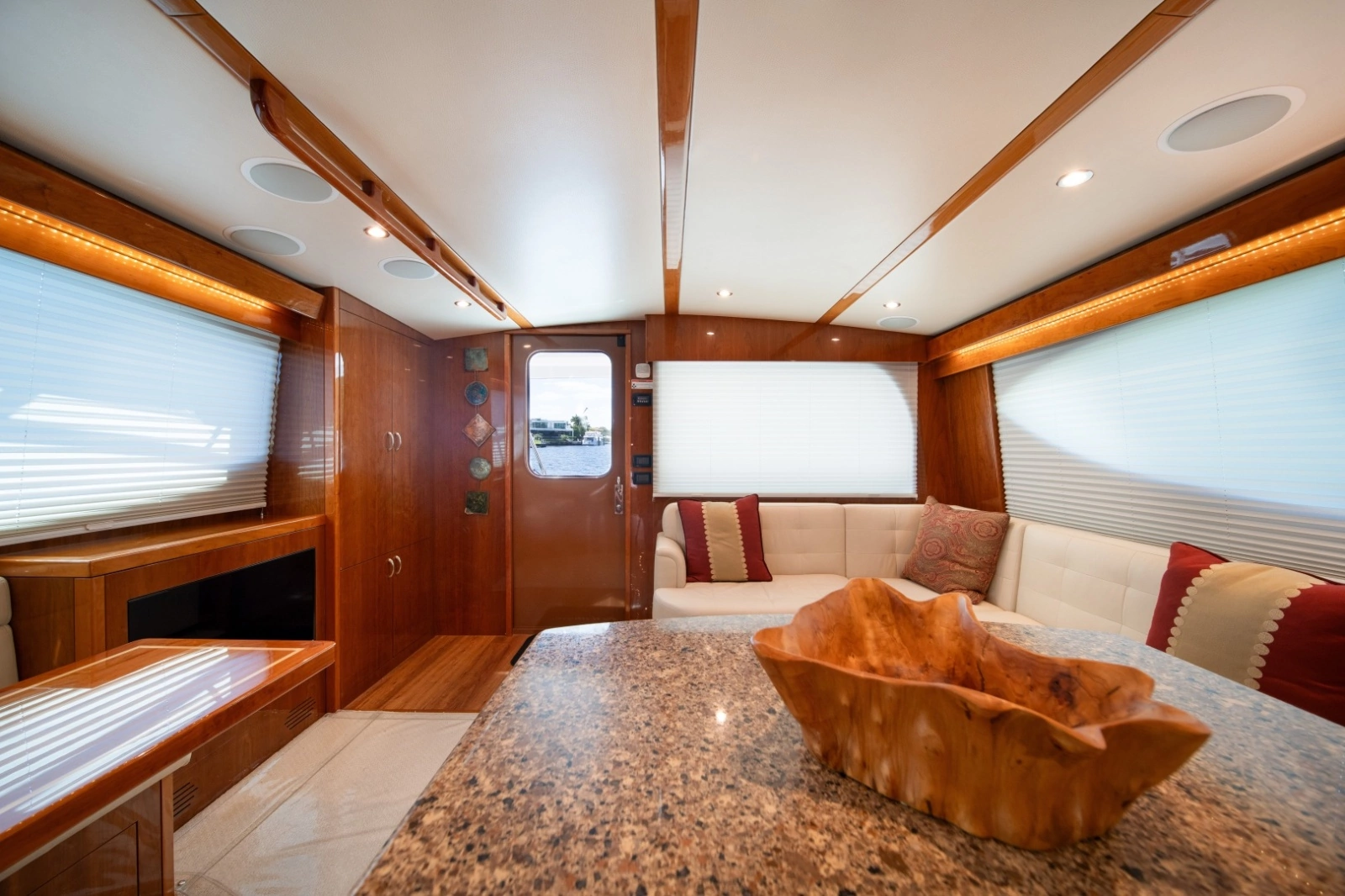 2017 Hatteras 54 GT