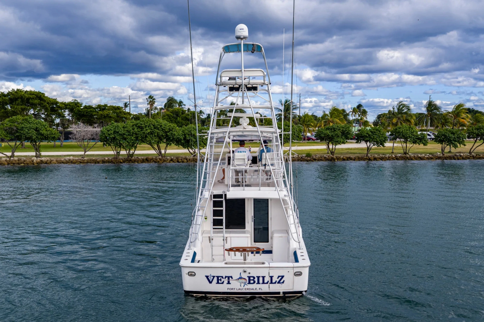 2001 Bertram 390