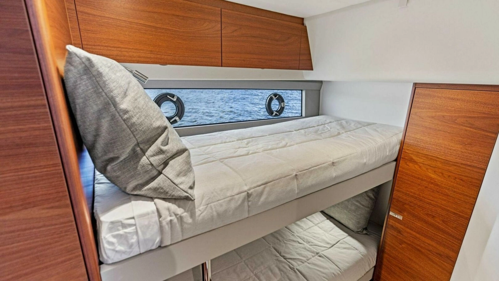 2025 Princess F50 Flybridge Starboard Guest Cabin