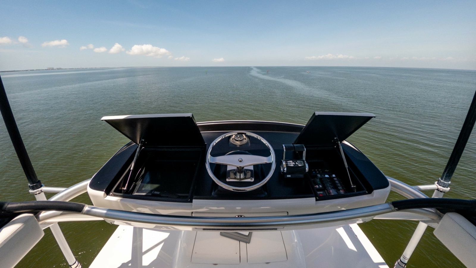 80' 2016 Viking 80 Convertible