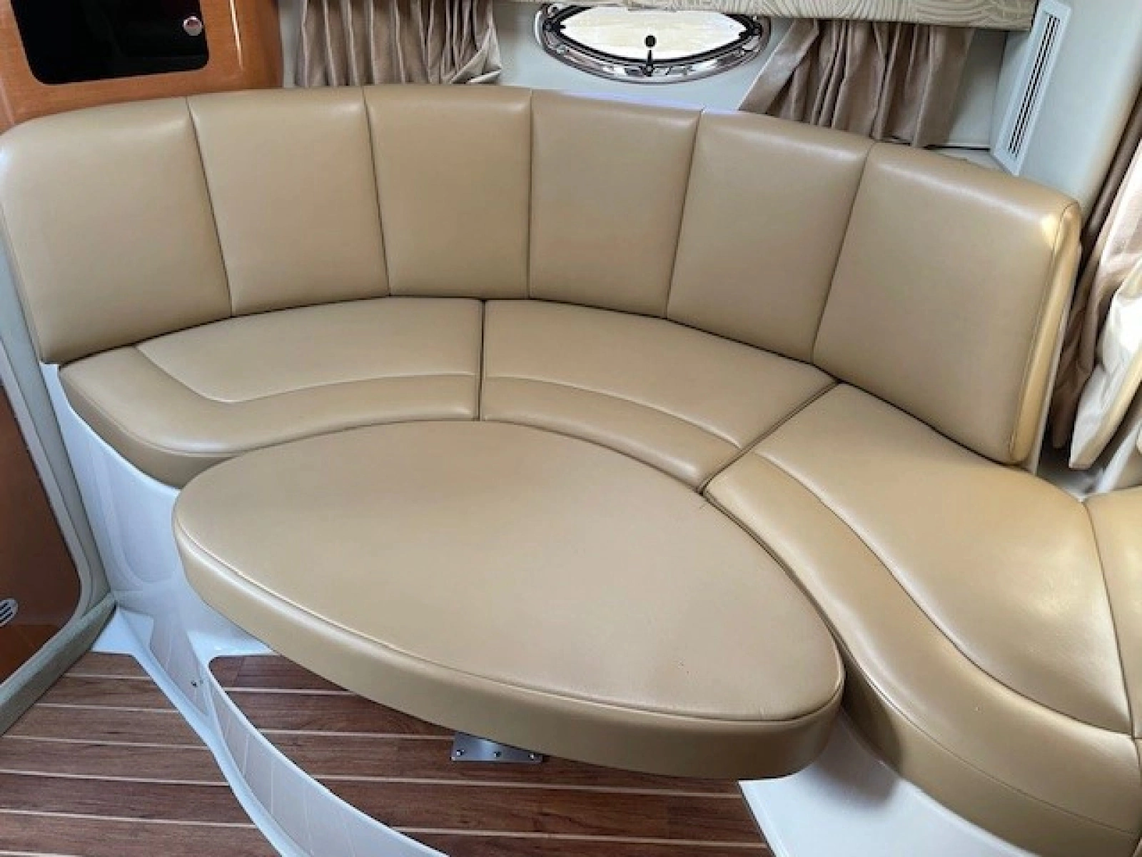 2007 Chaparral 330 Signature