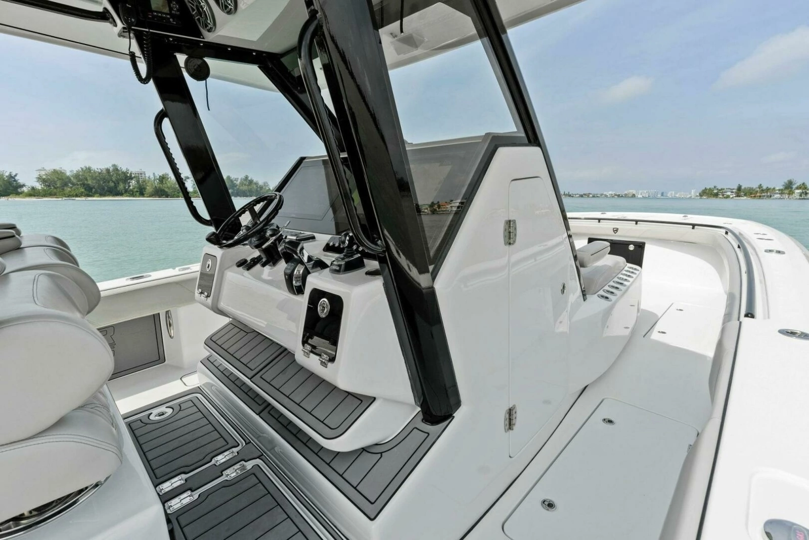 2022 Barker Boatworks 40 HPC 