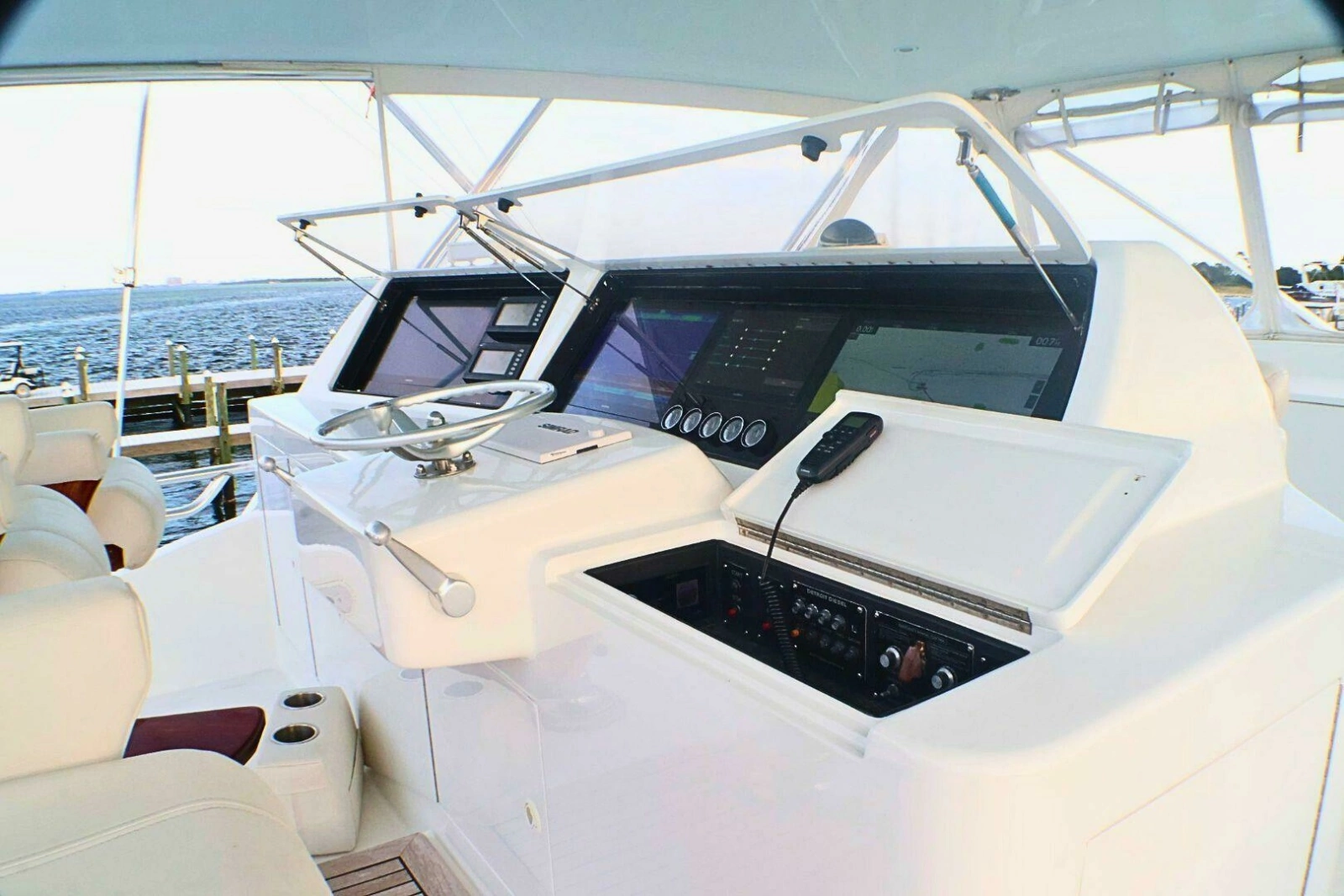 2001 Donzi 73' Sport Fish  Flybridge 5