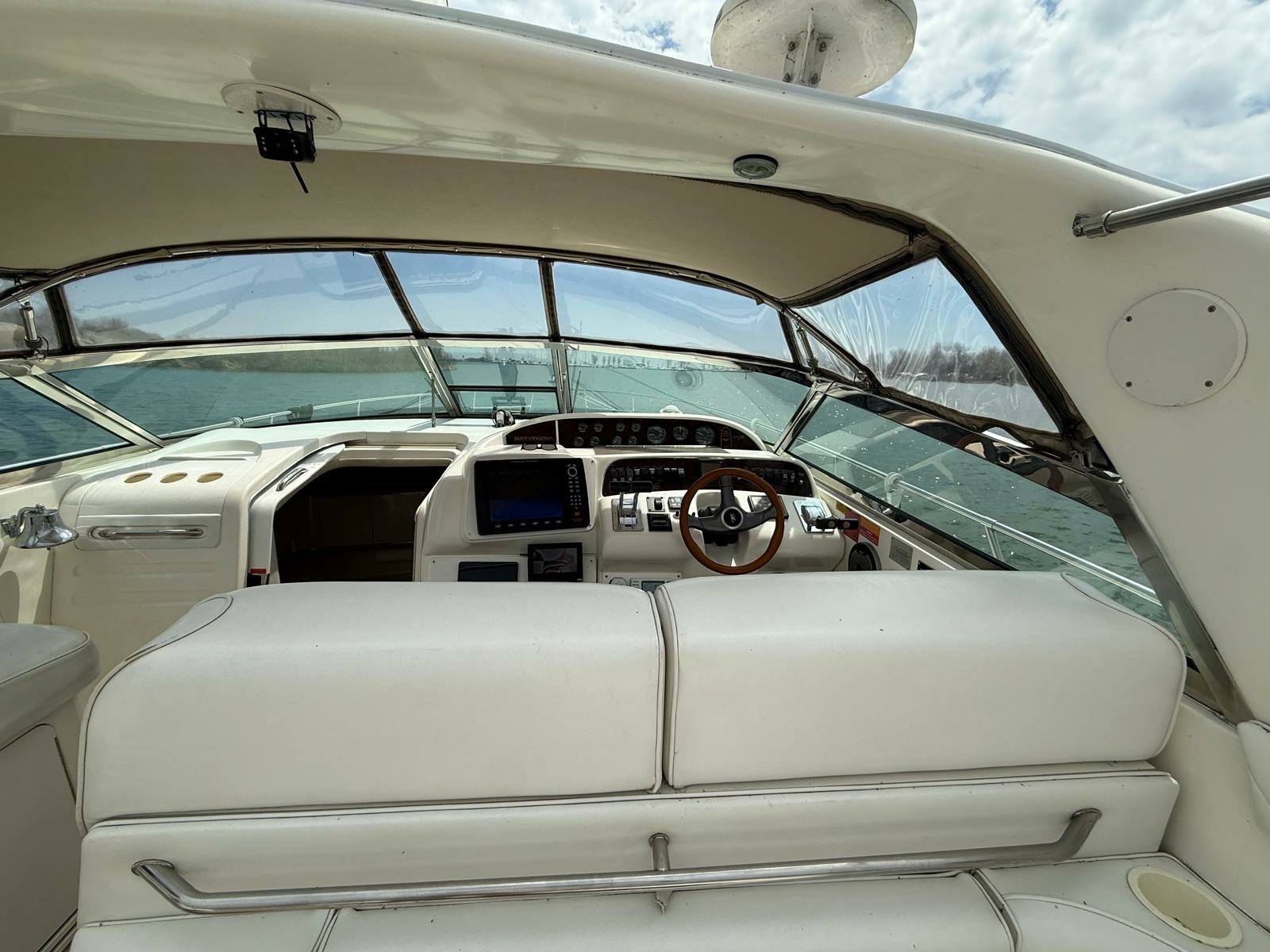 1996 Sea Ray 370 Sundancer 37
