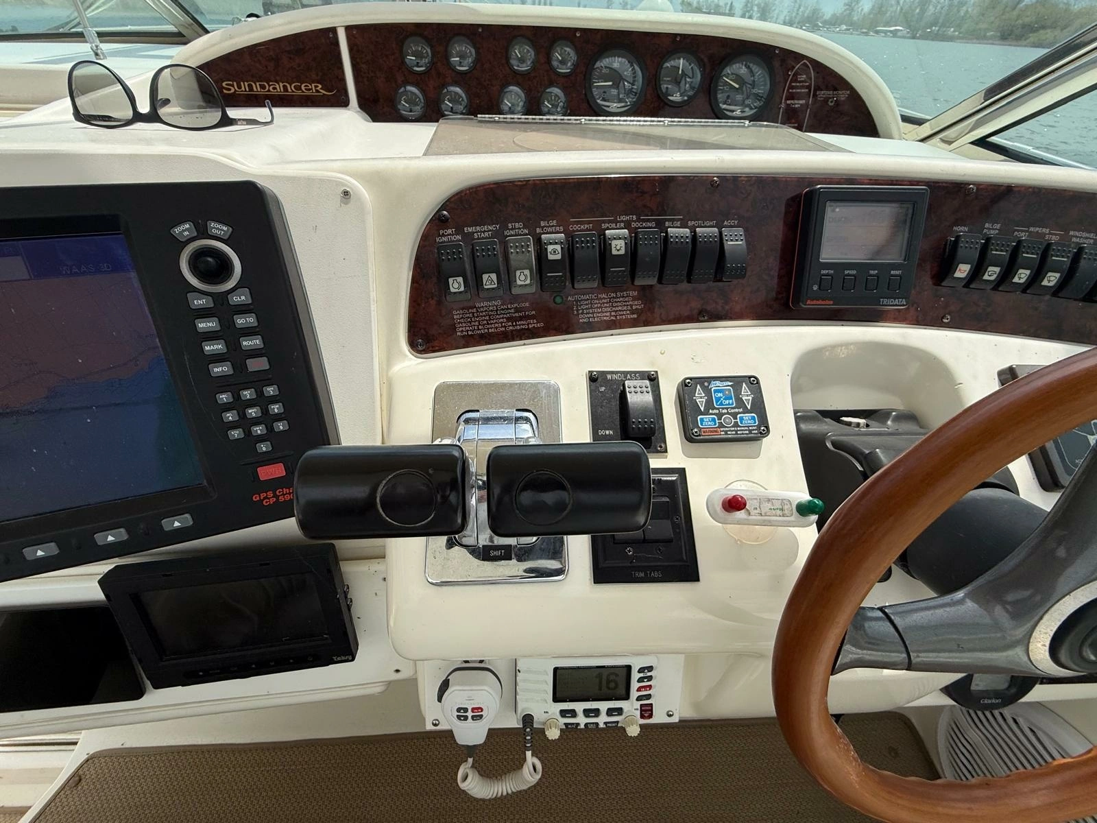 1996 Sea Ray 370 Sundancer 37
