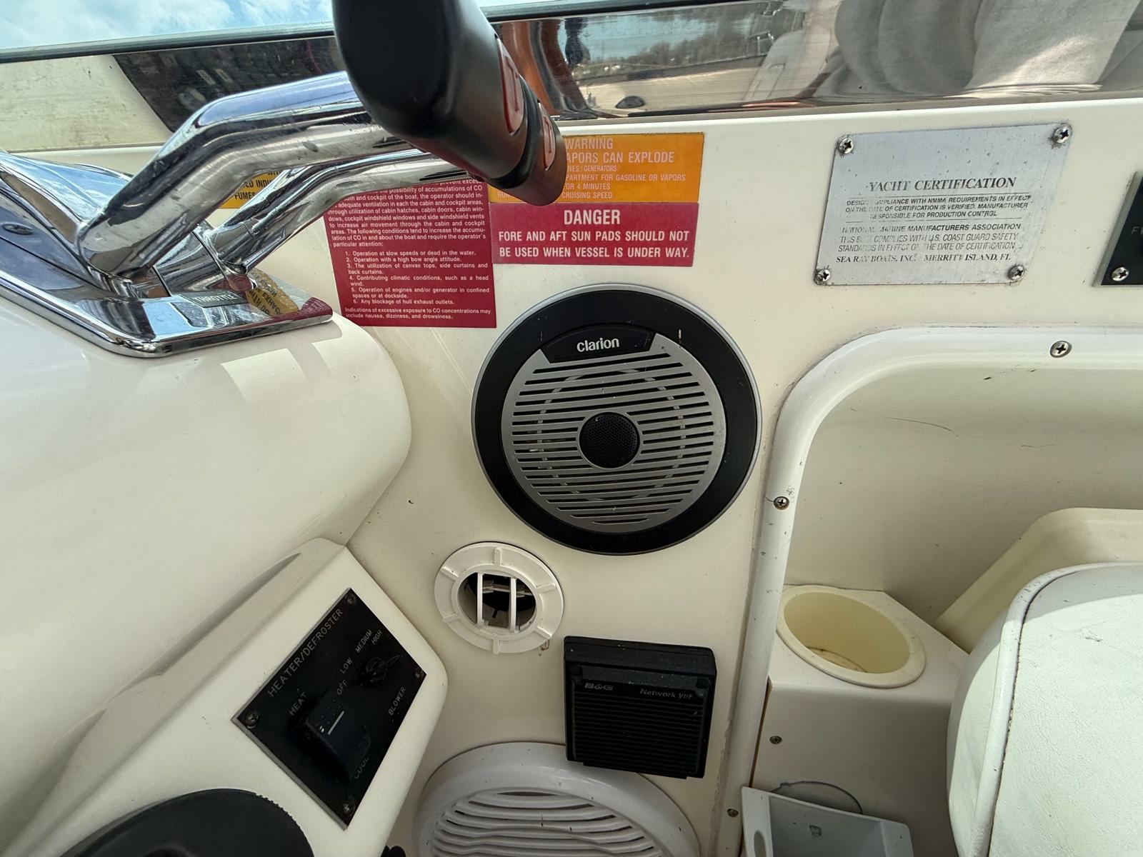 1996 Sea Ray 370 Sundancer 37