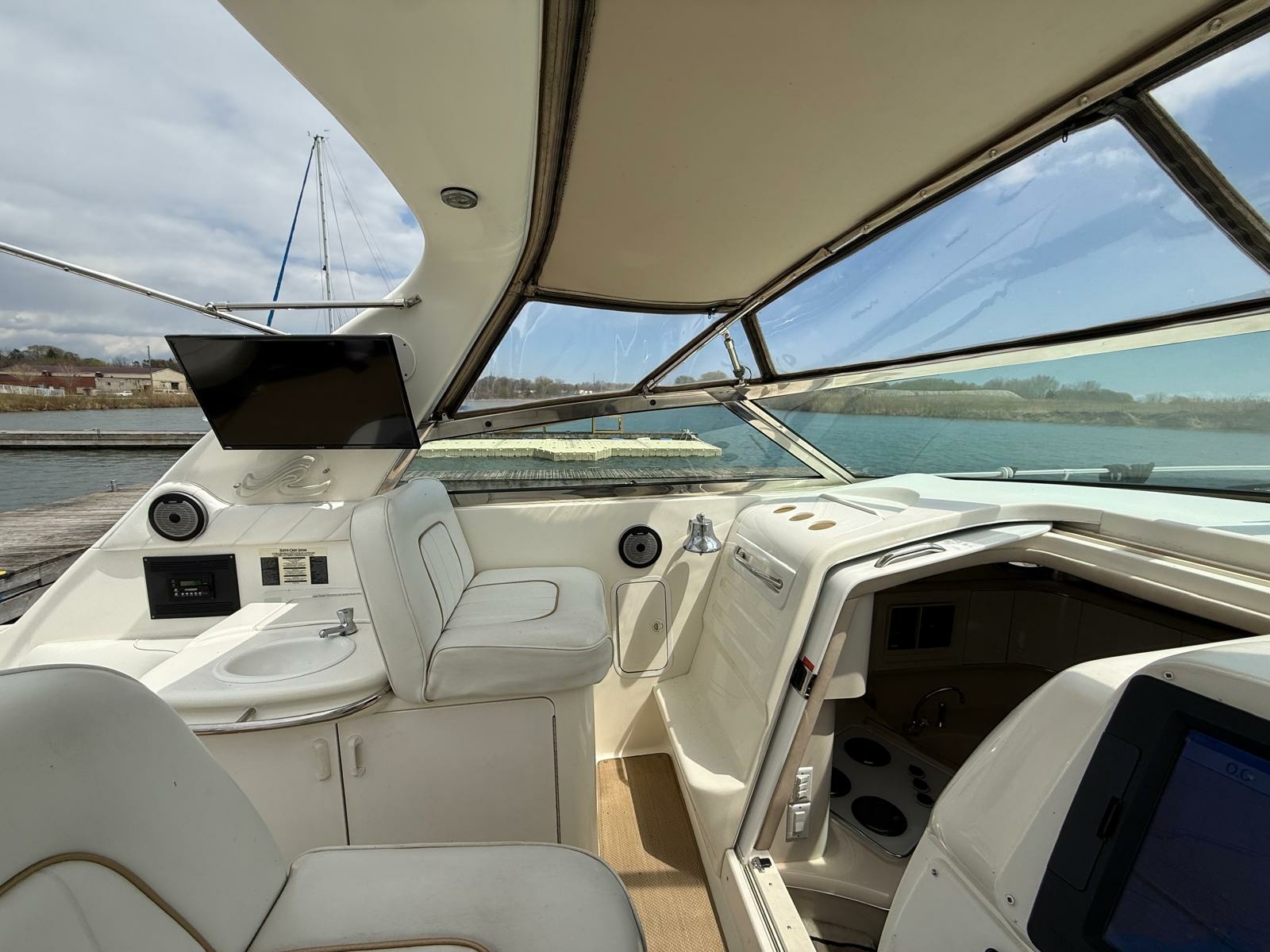 1996 Sea Ray 370 Sundancer 37