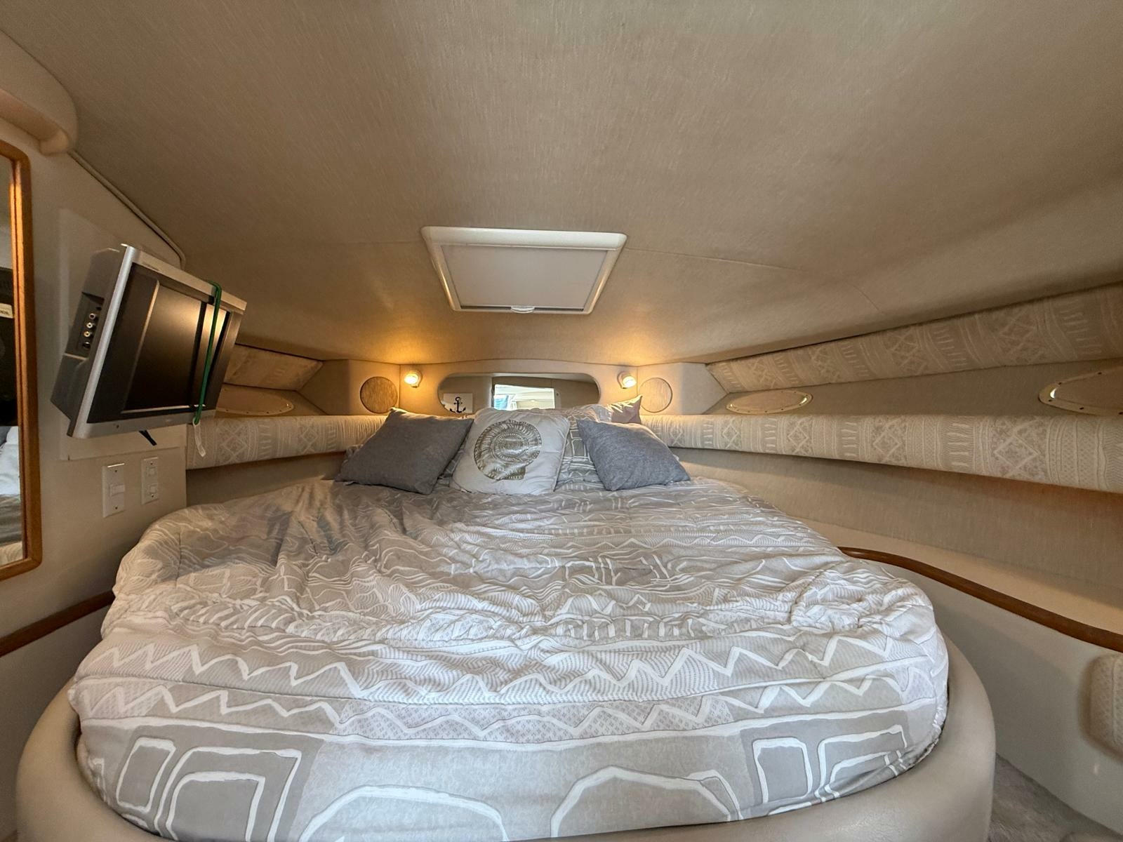 1996 Sea Ray 370 Sundancer 37