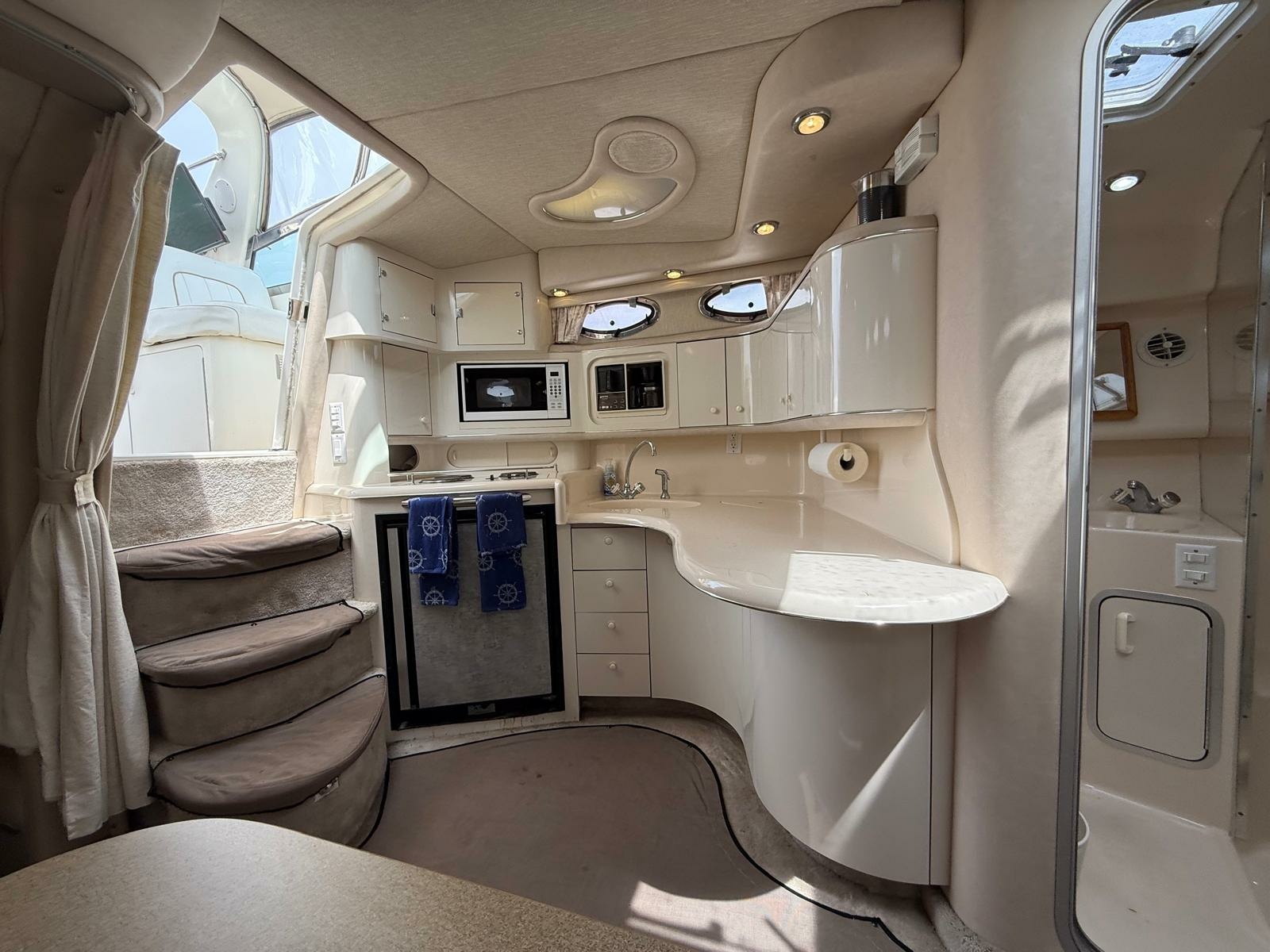 1996 Sea Ray 370 Sundancer 37