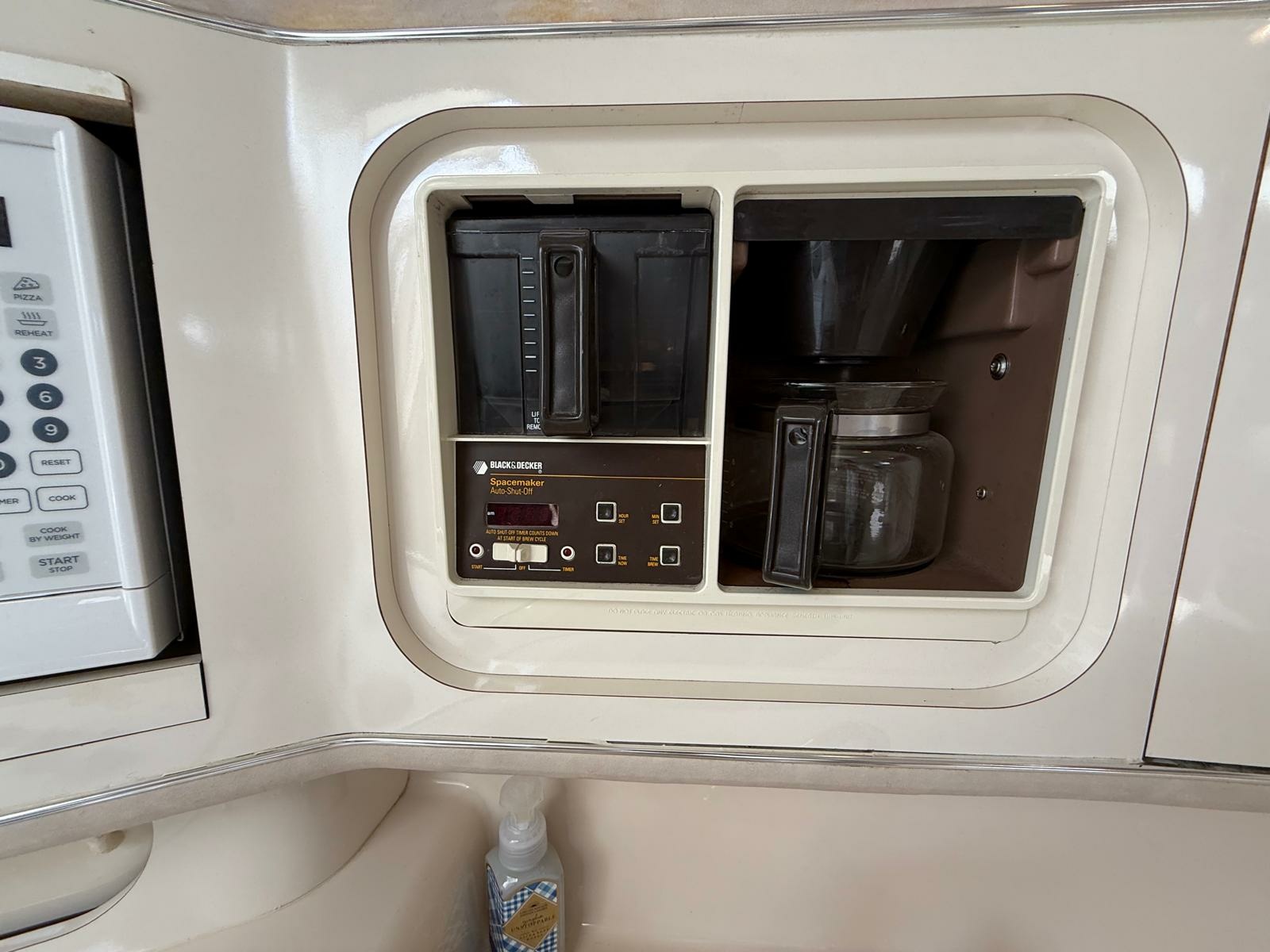 1996 Sea Ray 370 Sundancer 37