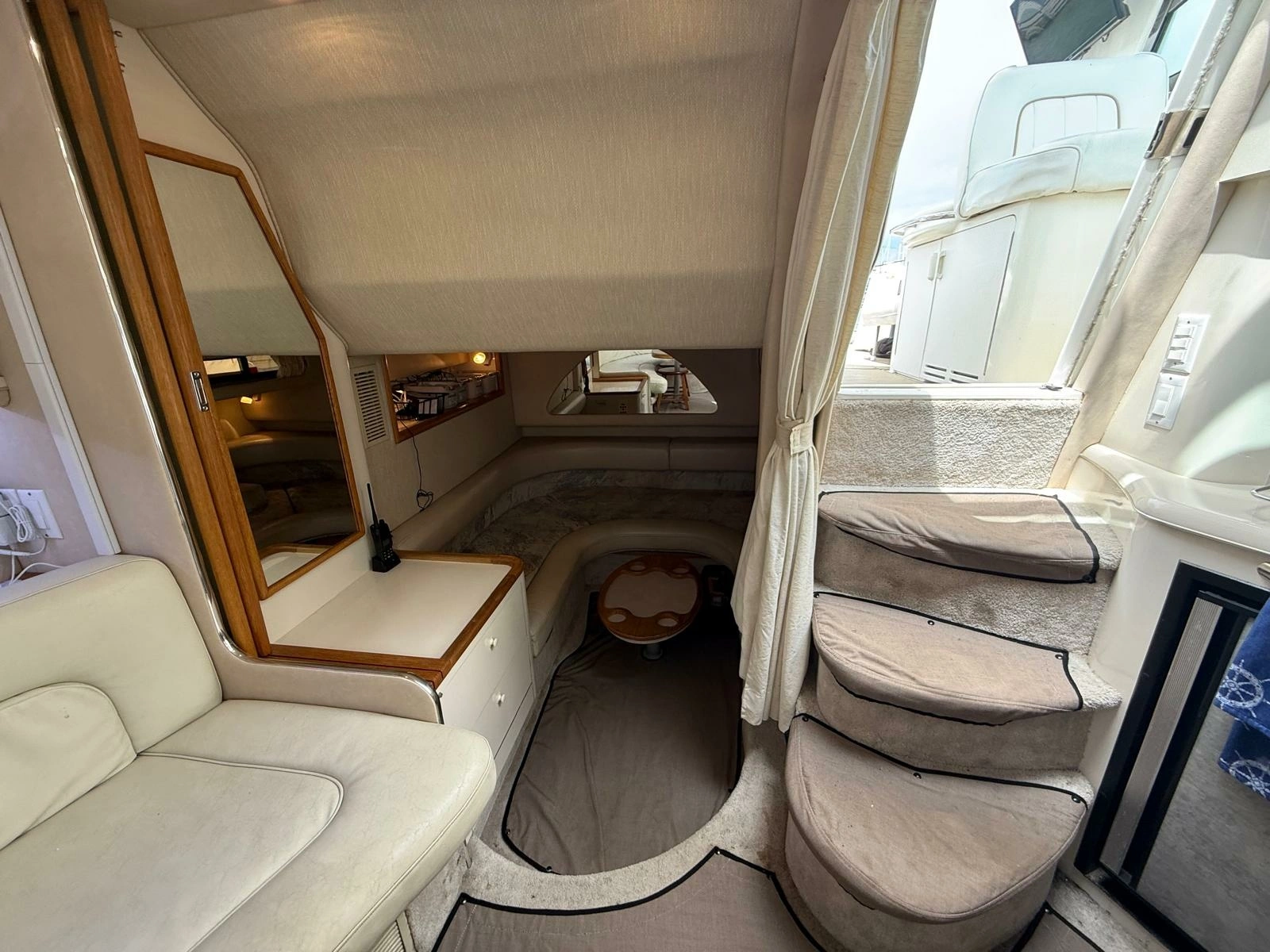 1996 Sea Ray 370 Sundancer 37