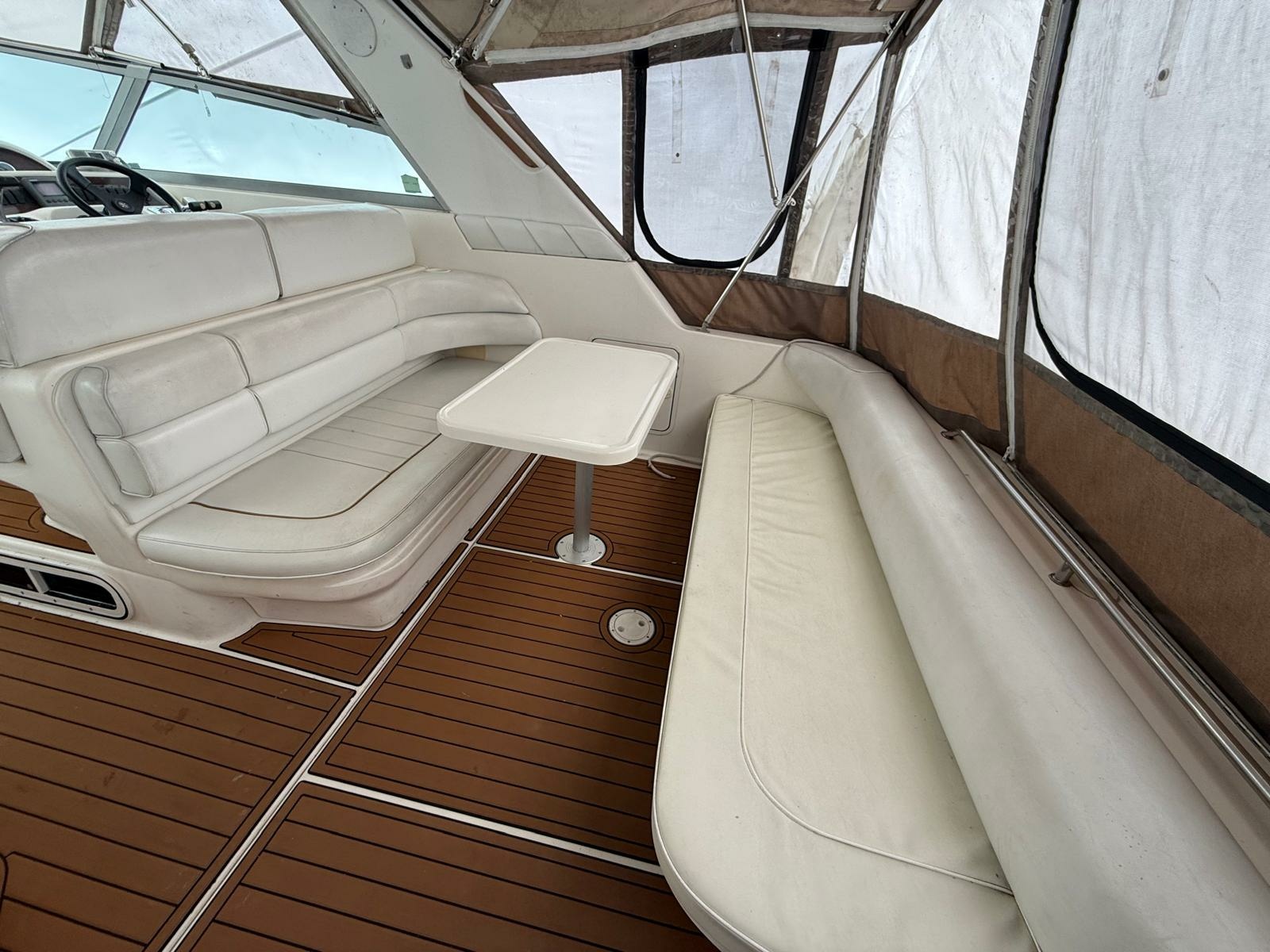 1997 Sea Ray 330 Sundancer 33