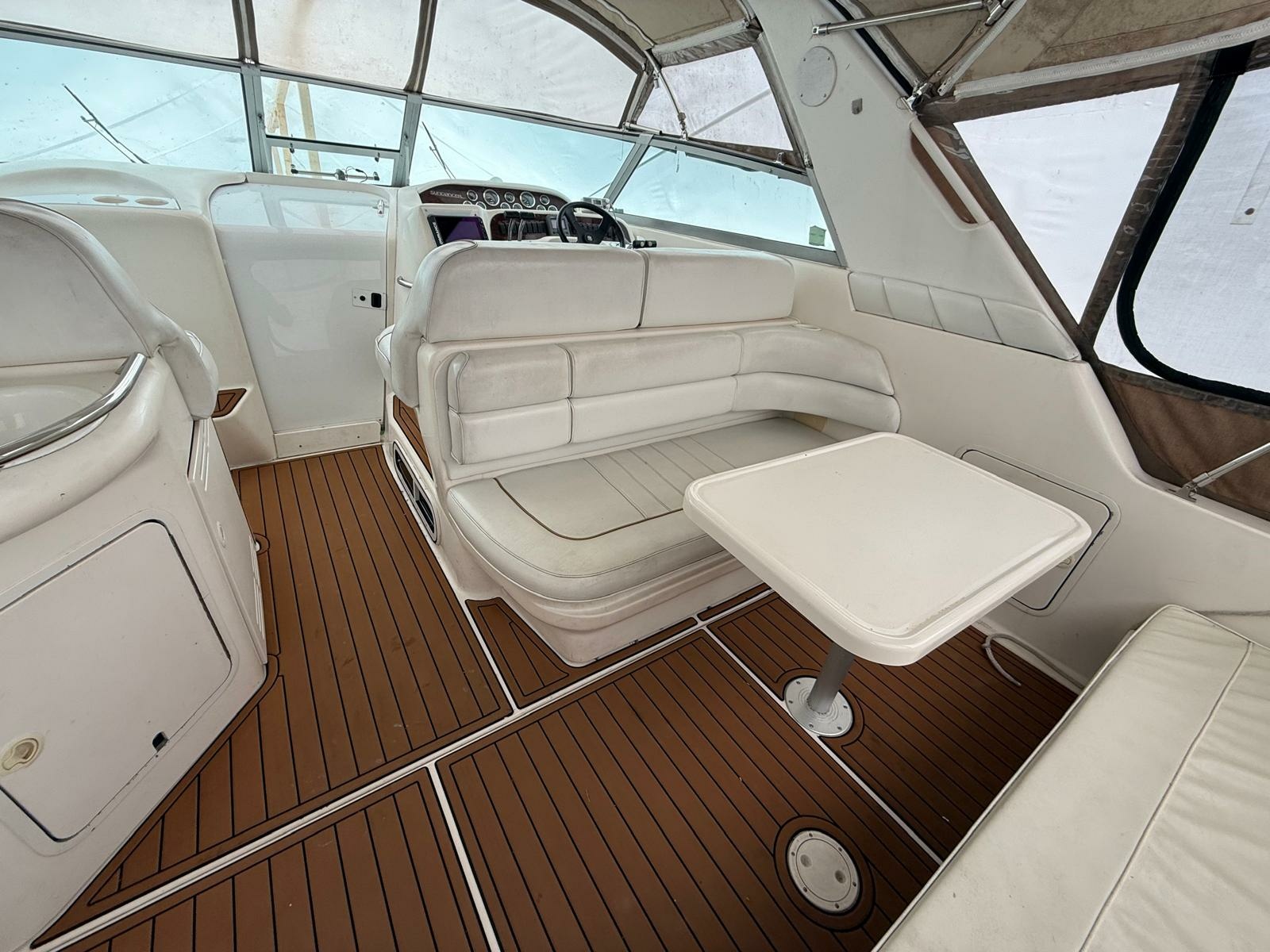 1997 Sea Ray 330 Sundancer 33